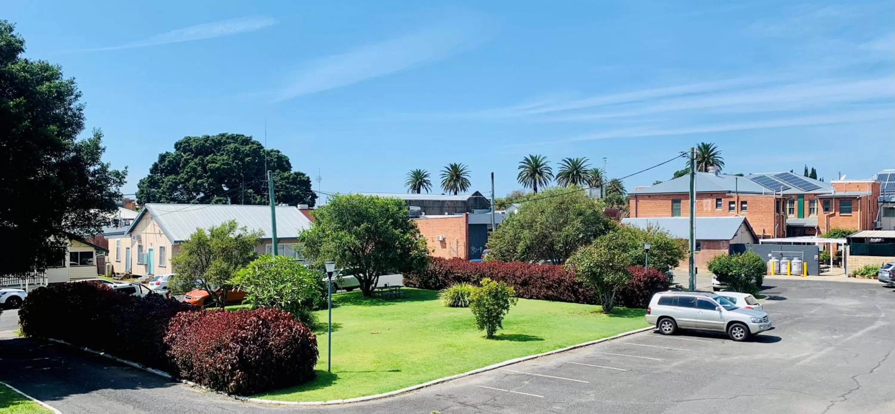 Garden in Crown Hotel Motel