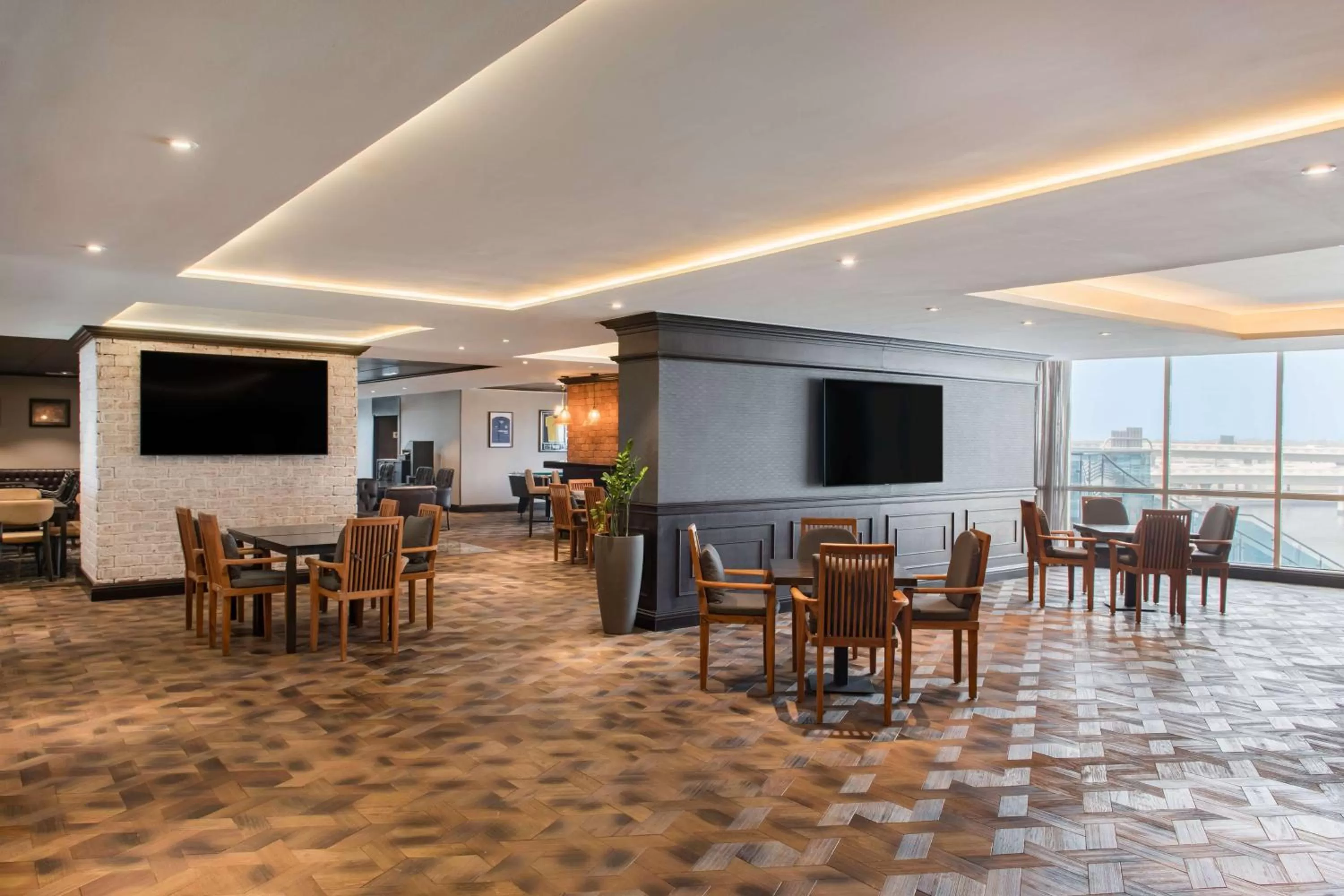 Restaurant/places to eat in Radisson Blu Hotel, Dubai Canal View