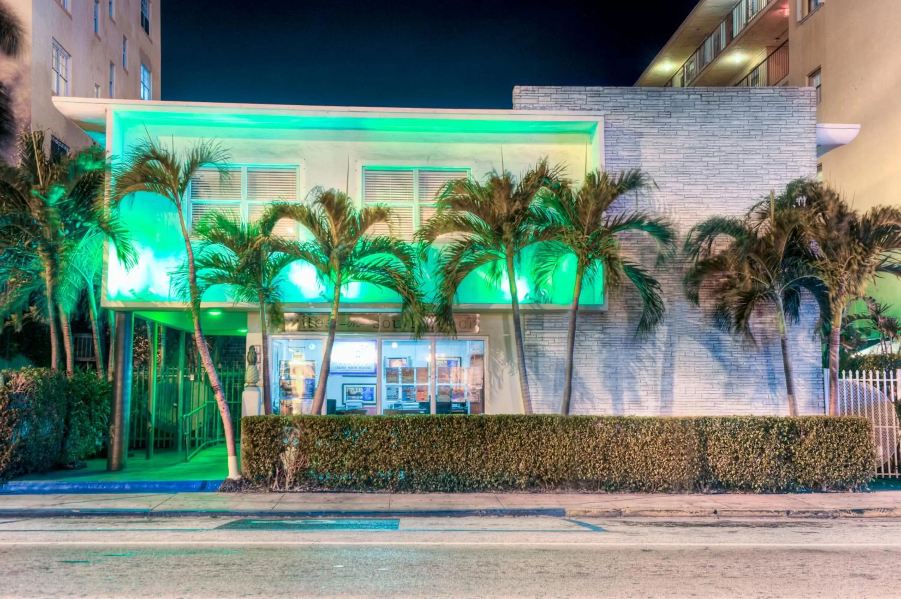 Property building, Swimming Pool in Suites on South Beach
