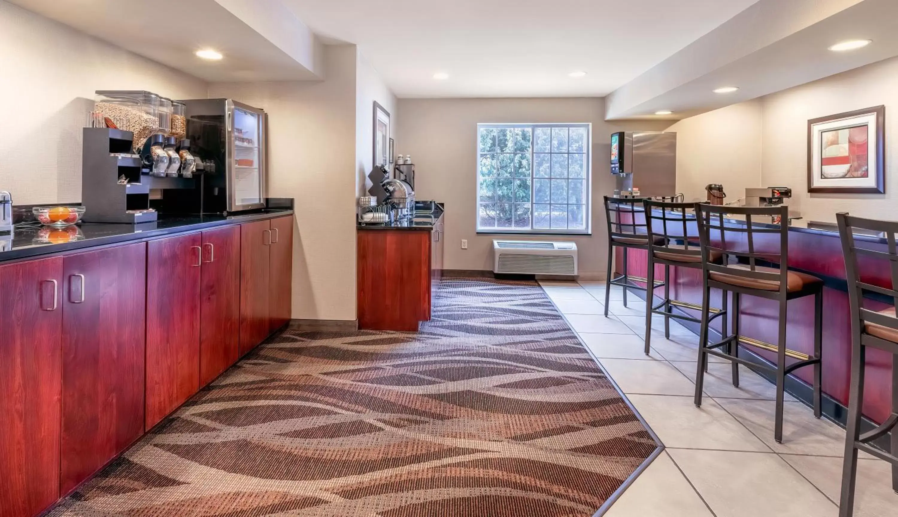 Dining area in Cobblestone Inn & Suites - Durand