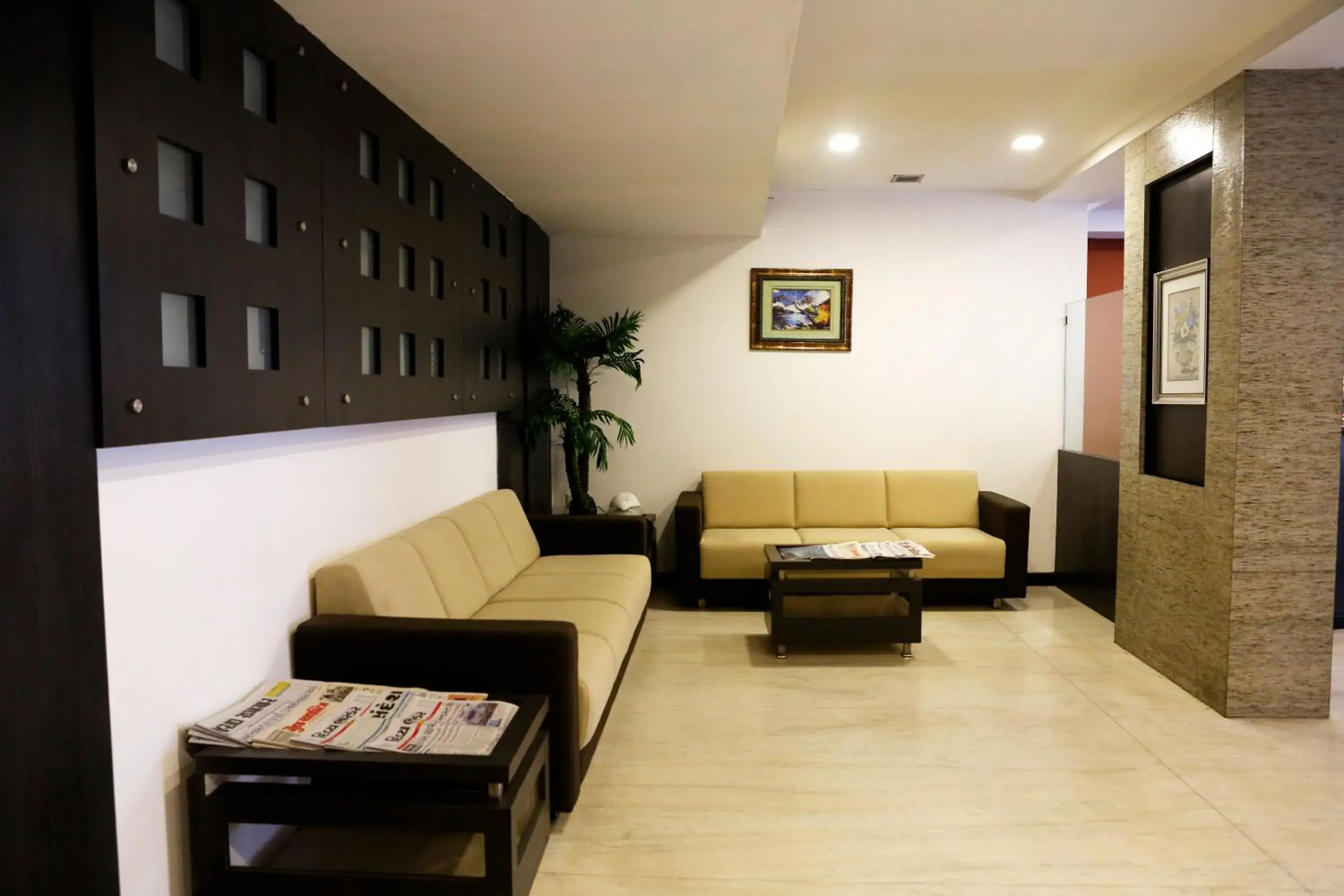 Lobby or reception, Seating Area in Best Western Yuvraj