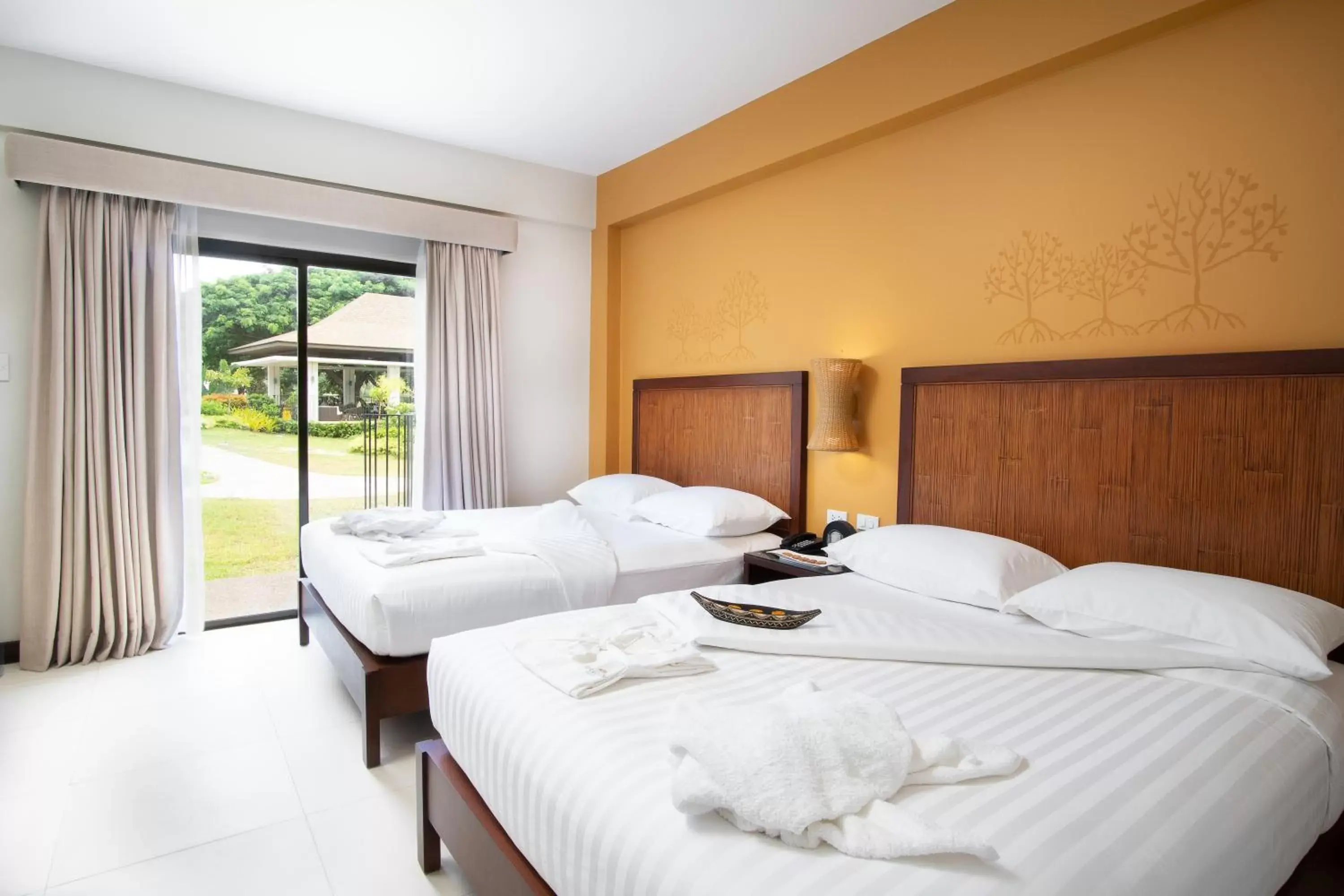 Bedroom, Bed in Bacau Bay Resort Coron