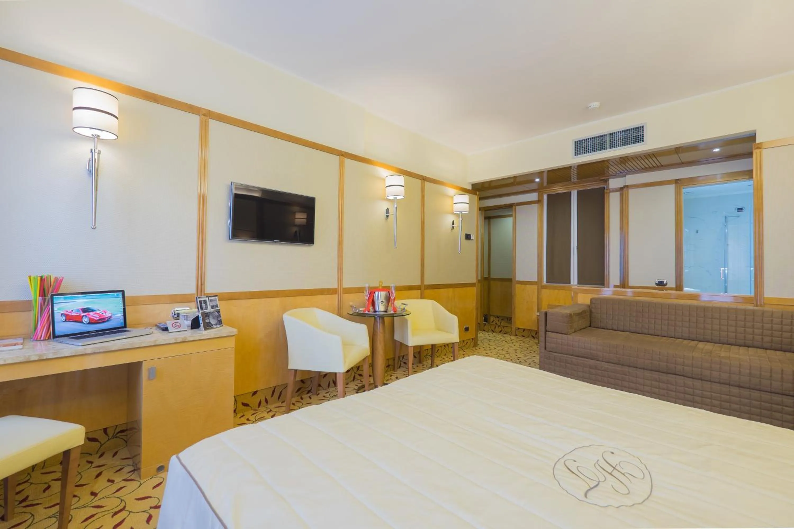 TV and multimedia, Bed in Hotel Teco