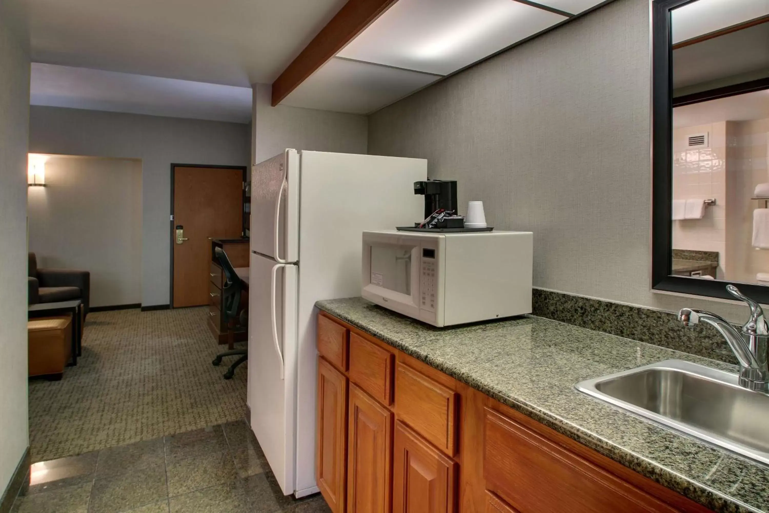 Photo of the whole room, Kitchen/Kitchenette in Drury Inn & Suites San Antonio Northwest Medical Center