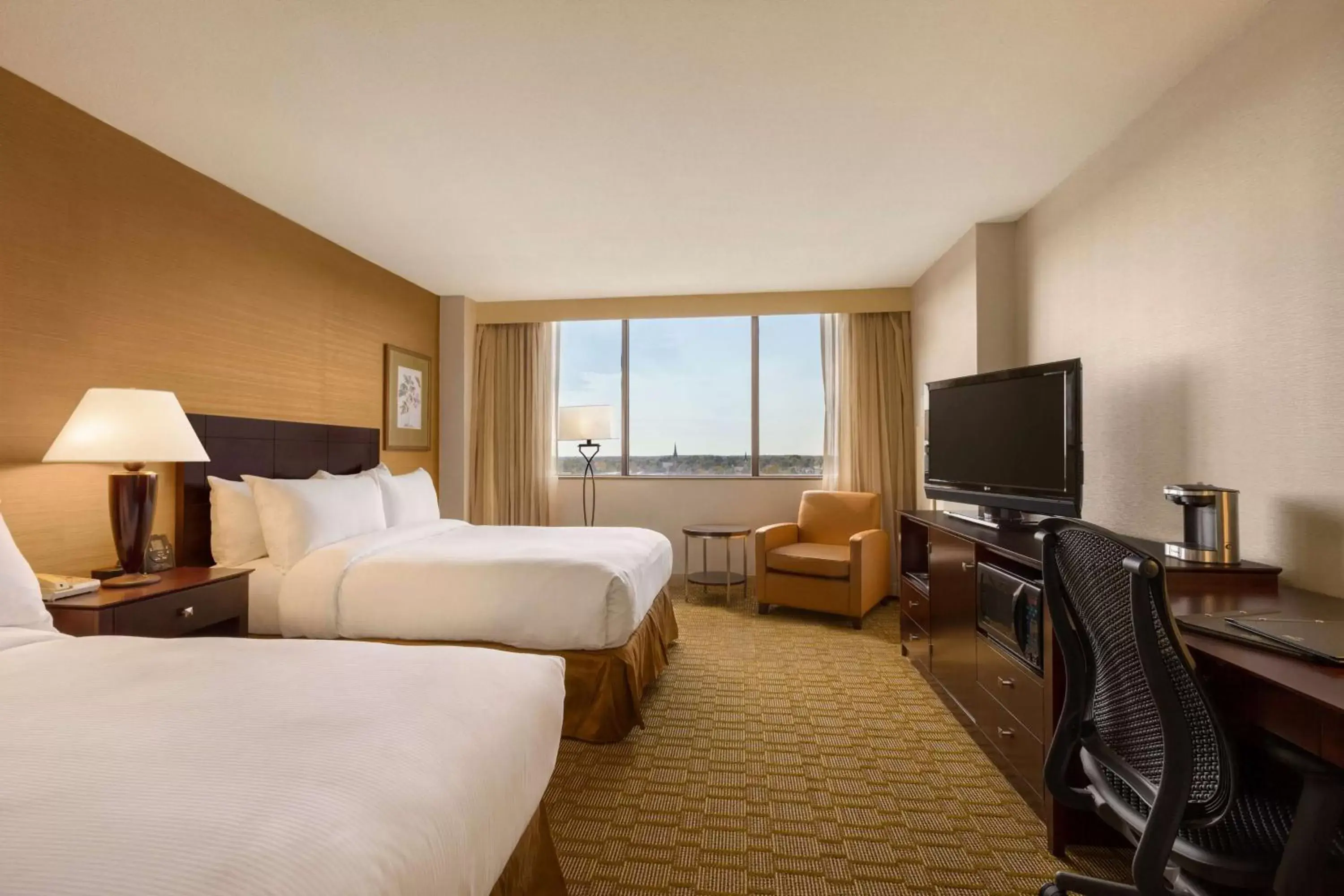Bedroom, Bed in Hilton Fort Wayne at the Grand Wayne Convention Center Bedroom, Bed in Hilton Fort Wayne at the Grand Wayne Convention Center