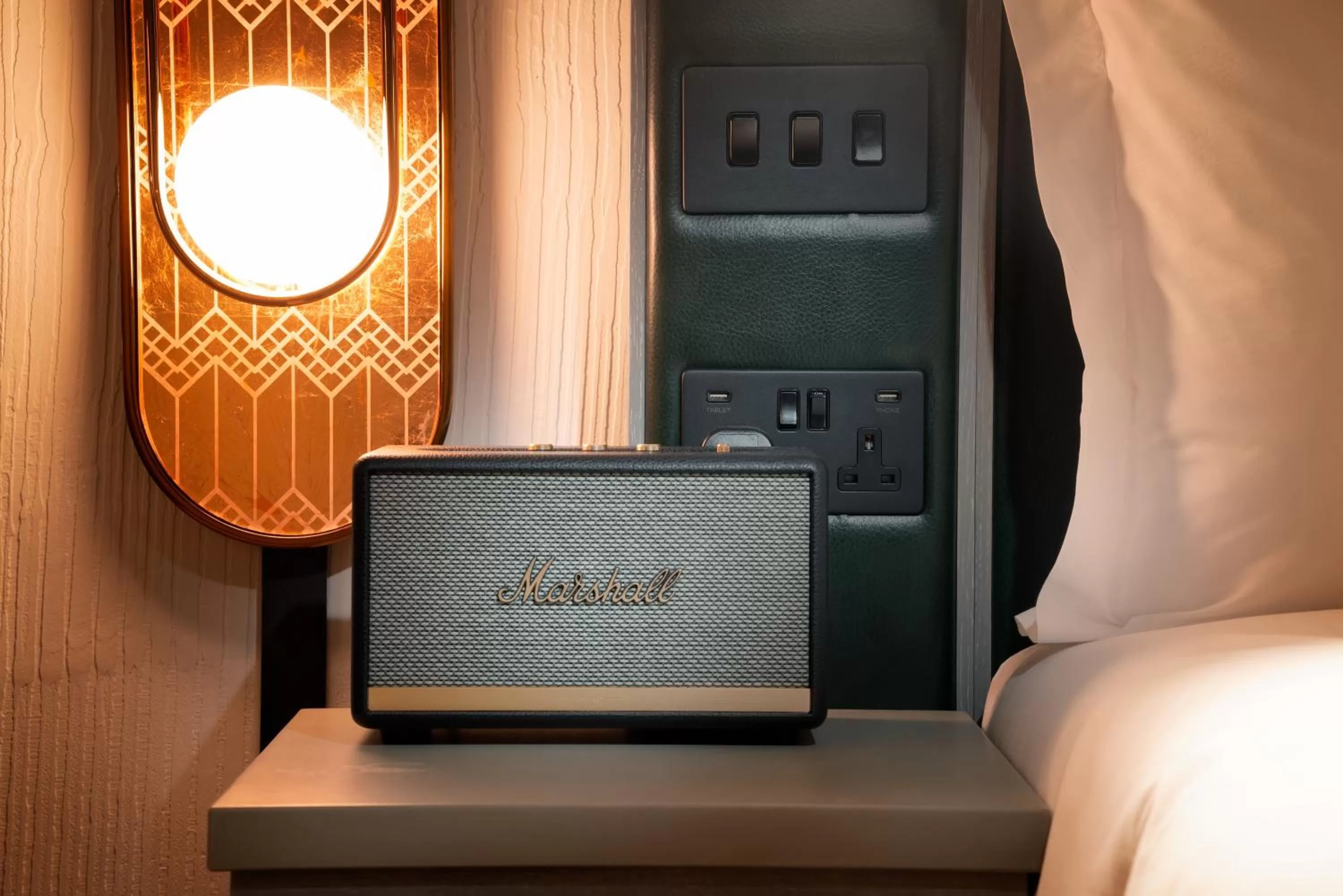 Coffee/tea facilities, Bed in Hart Shoreditch Hotel London, Curio Collection by Hilton