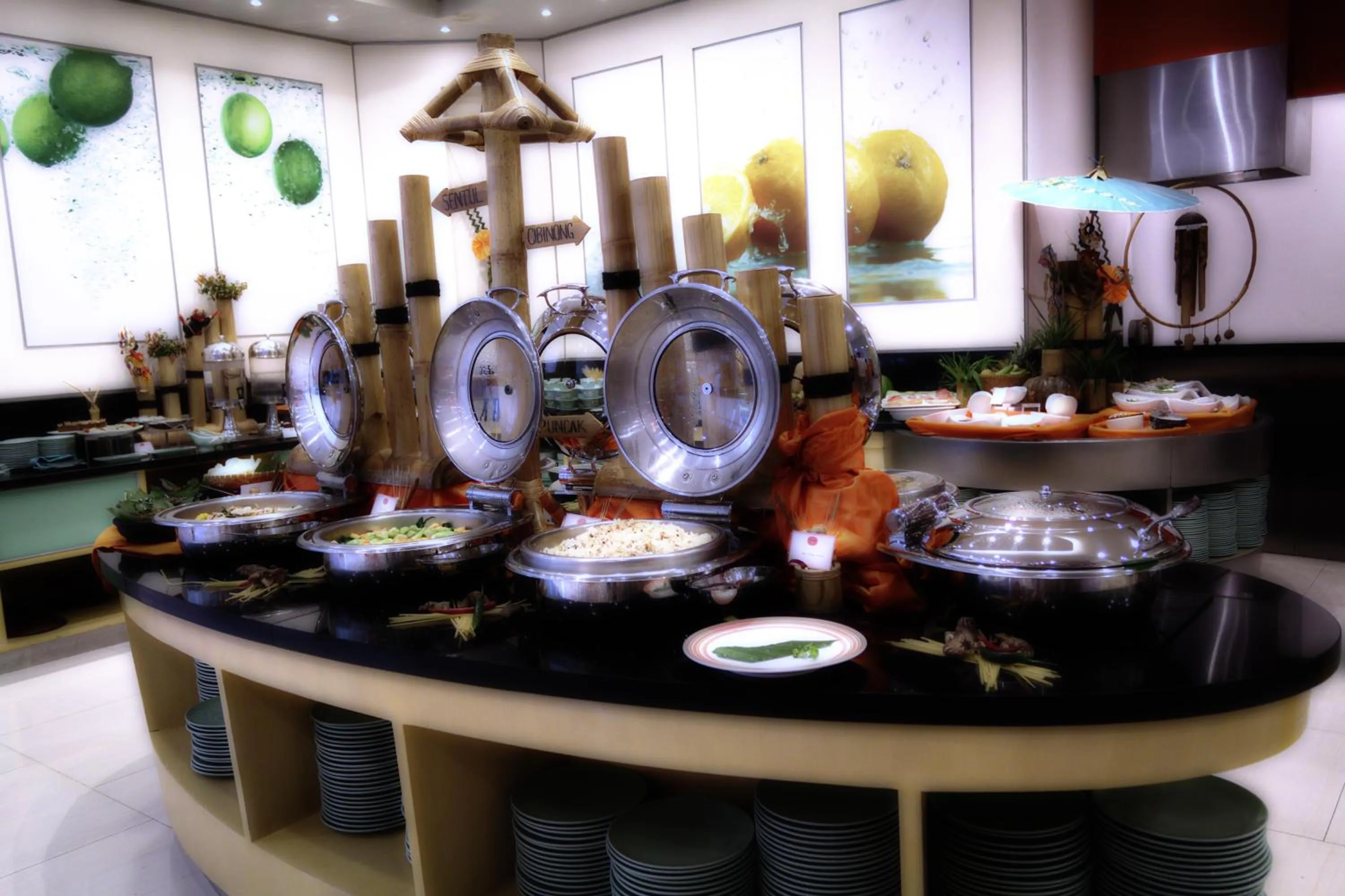 Dining area in HARRIS Hotel Sentul City Bogor