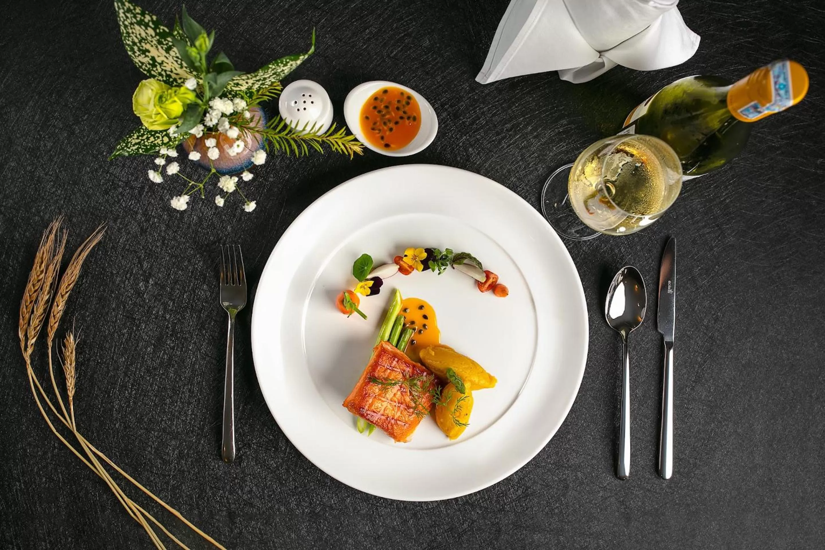 Food in The Tray Hotel Hai Phong