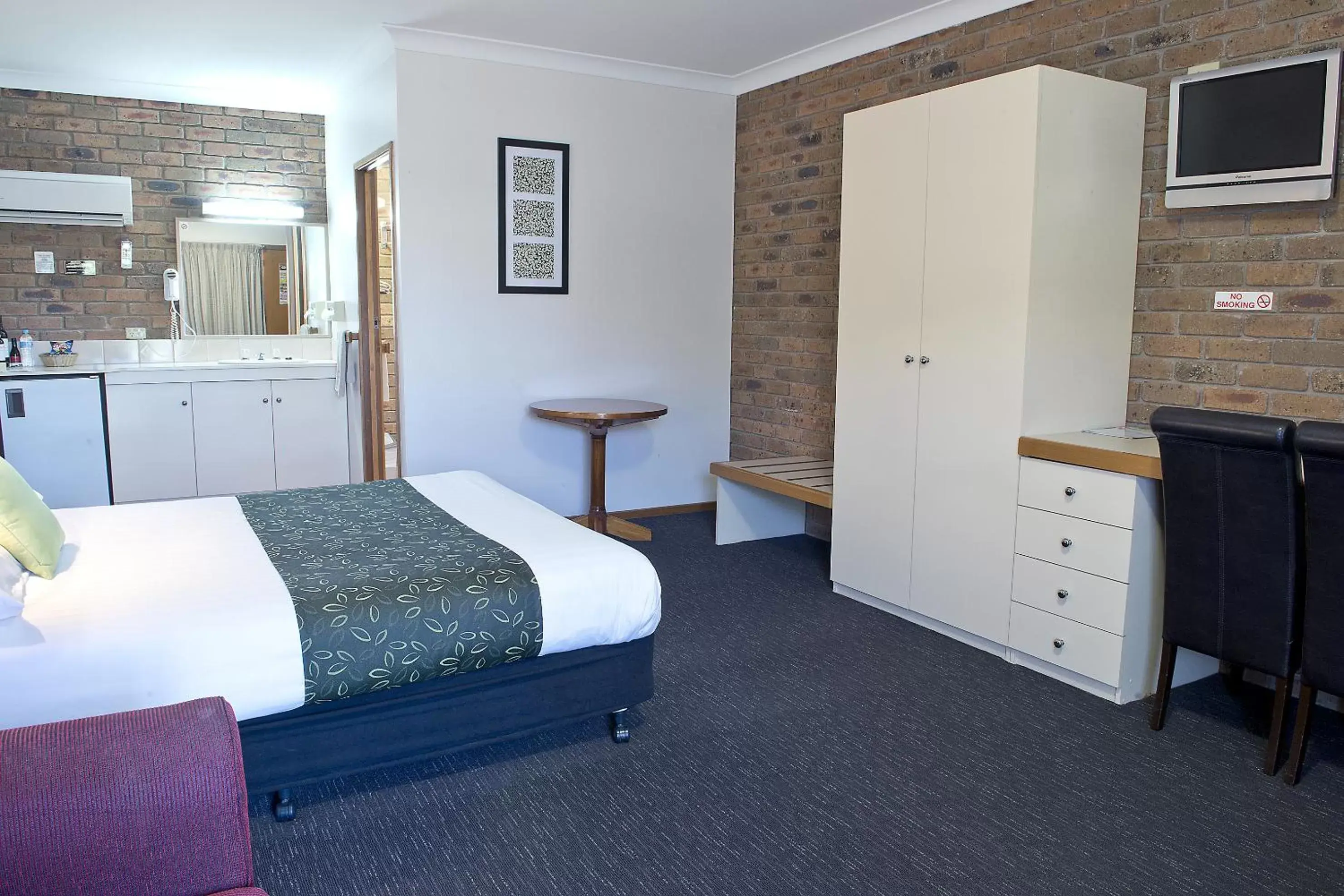 Bedroom, Bed in Travellers Rest Motor Inn Swan Hill