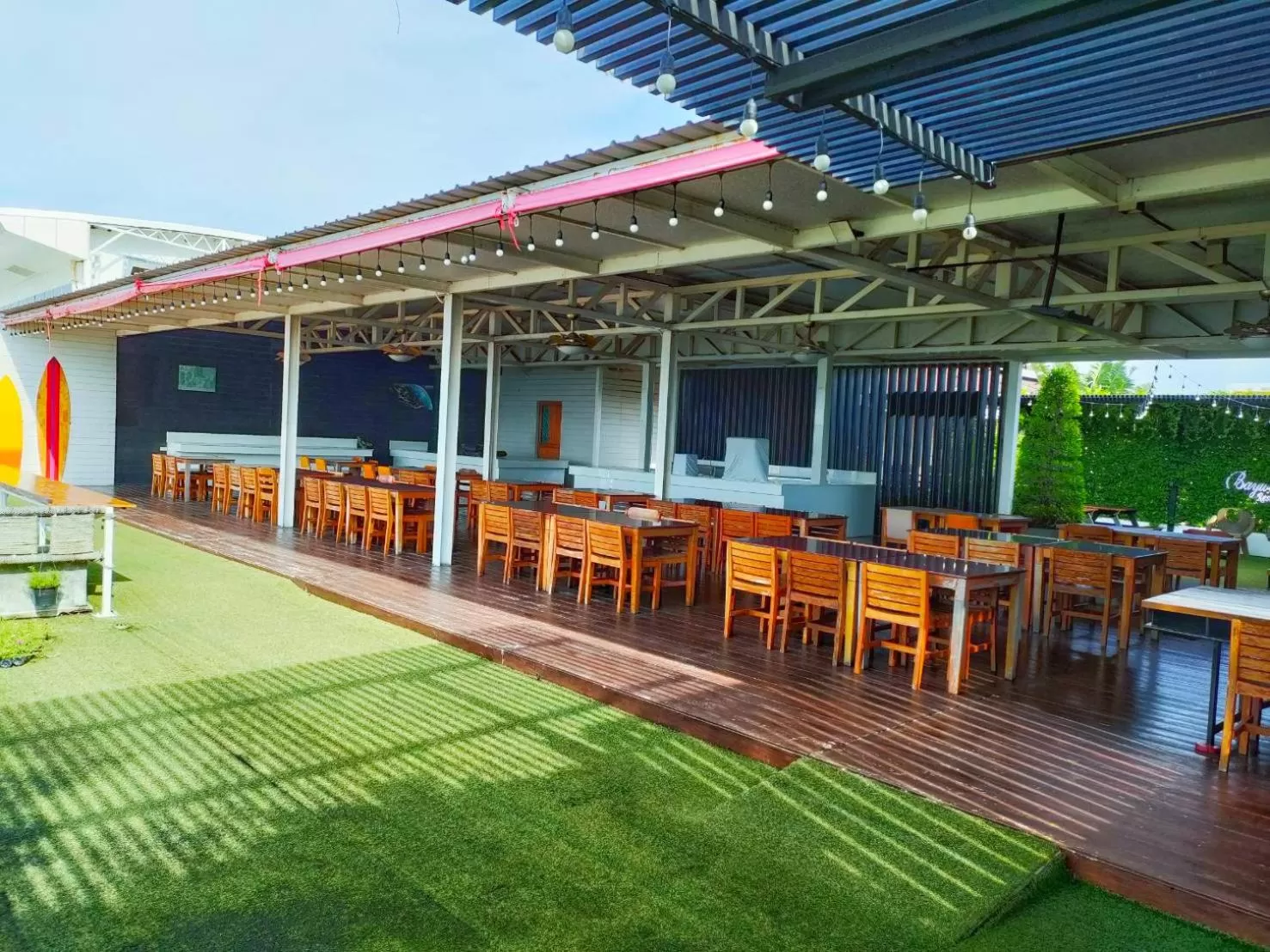 Restaurant/places to eat in Baywalk Residence Pattaya