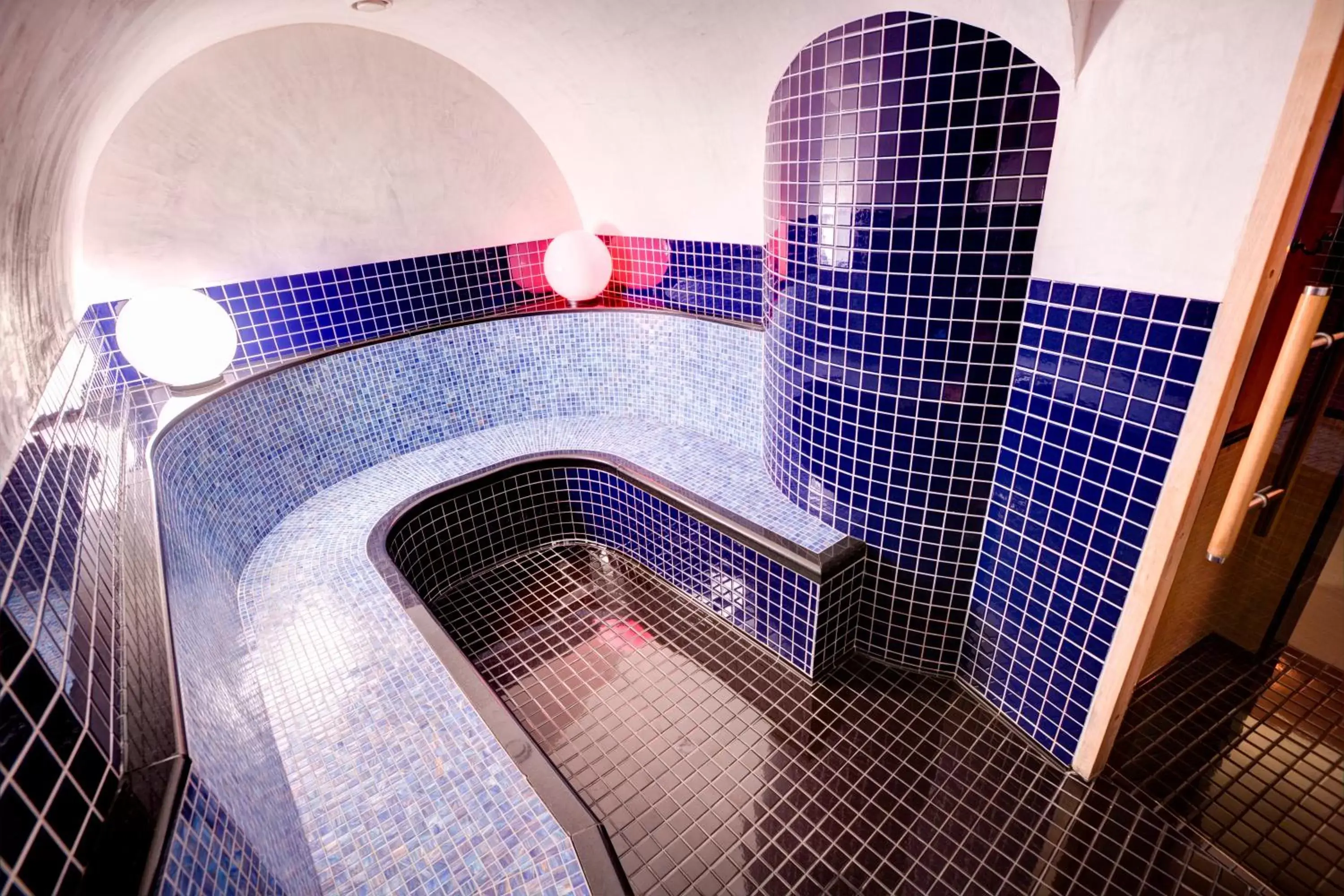 Steam room, Bathroom in Hotel Nolda