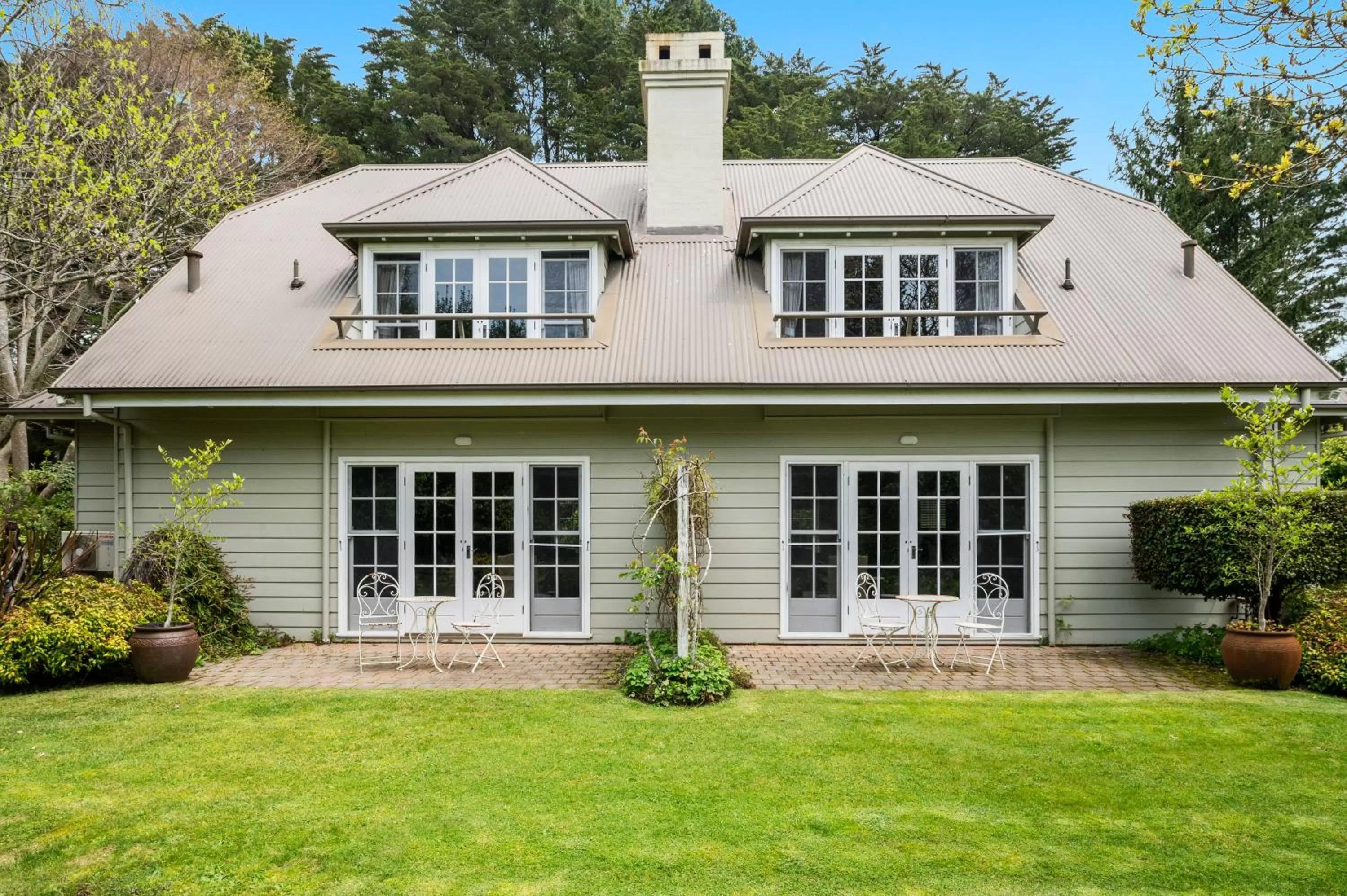 Property building in Parklands Country Gardens & Lodges Blue Mountains