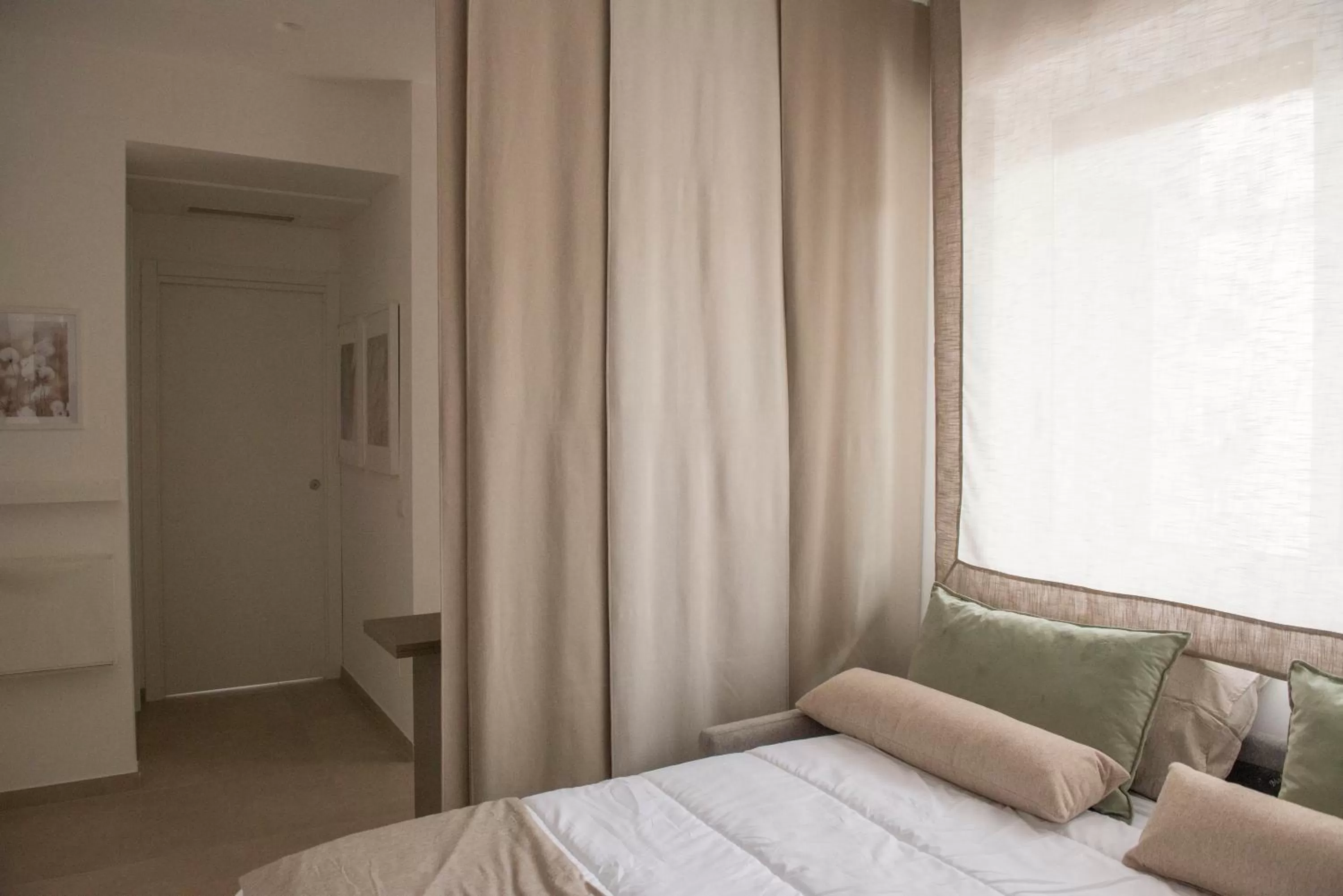 Night, Bed in Leflole Residence B&B