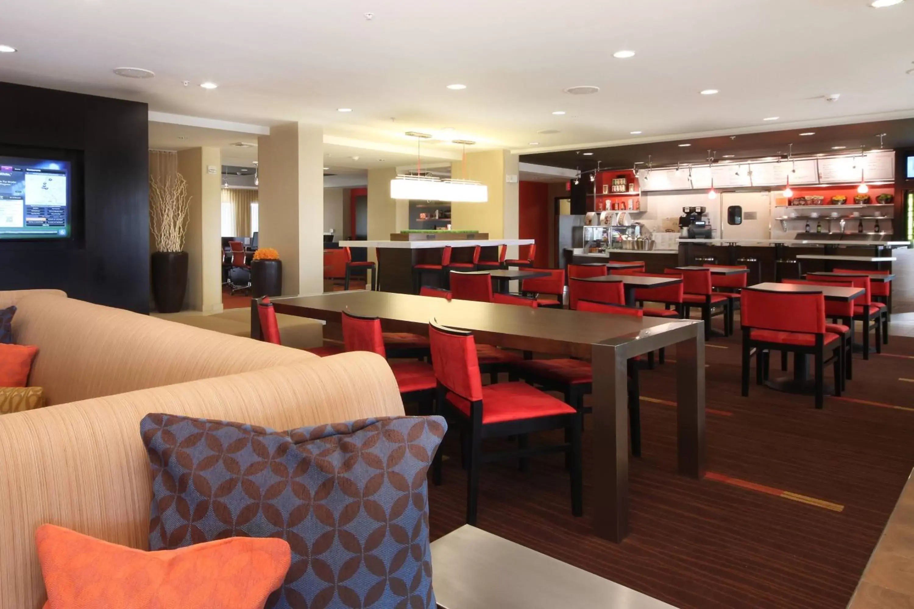 Lobby or reception, Lounge/Bar in Courtyard By Marriott Salinas Monterey