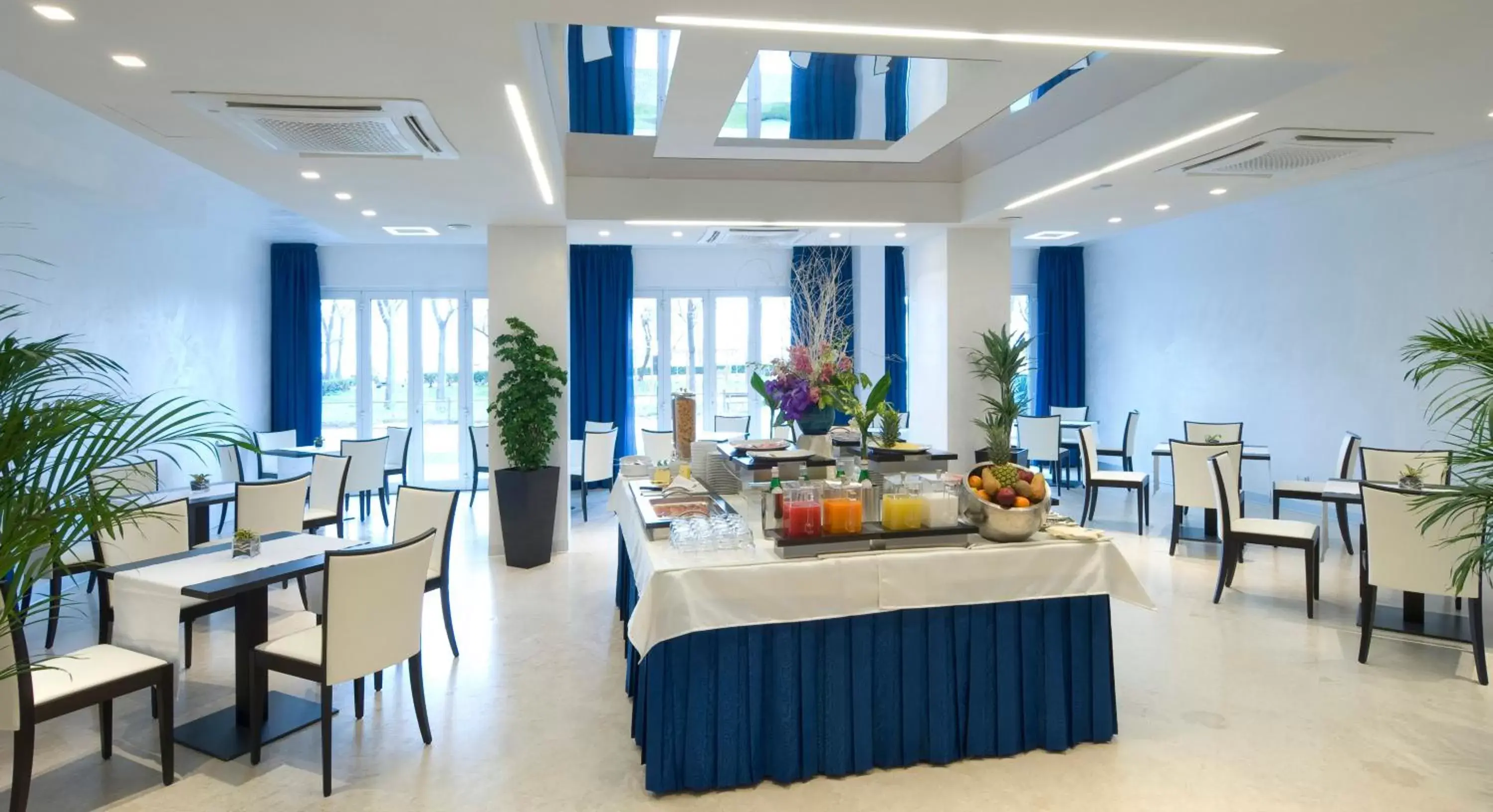 Dining area, Restaurant/Places to Eat in Mercure Rimini Lungomare