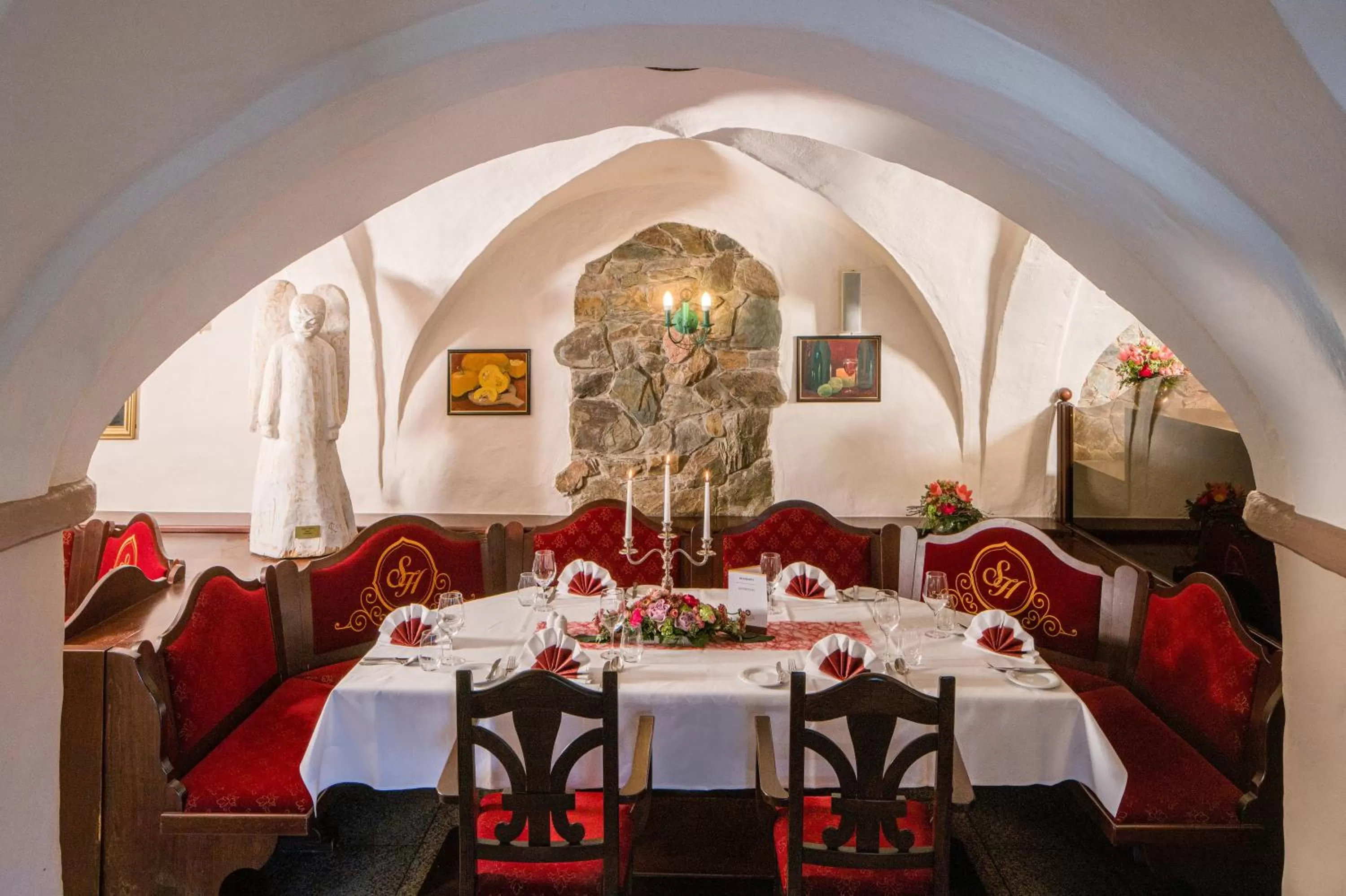 Restaurant/places to eat in Schlosshotel Klaffenbach