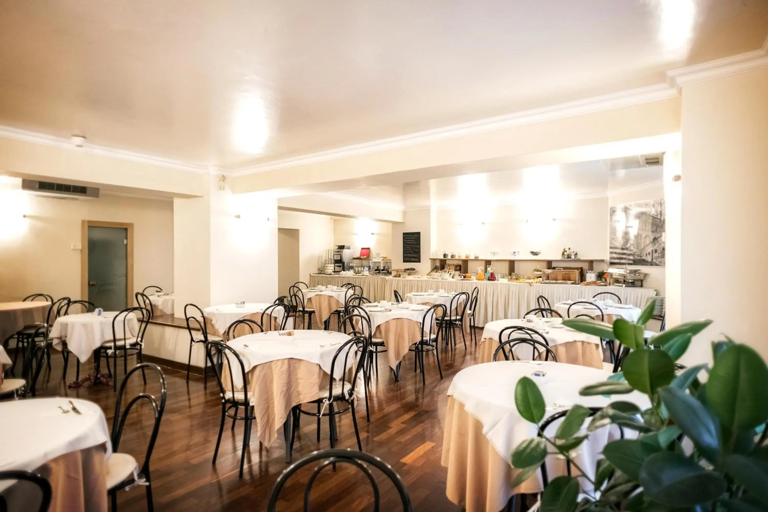 Restaurant/places to eat in Grand Hotel Italia Restaurant/places to eat in Grand Hotel Italia