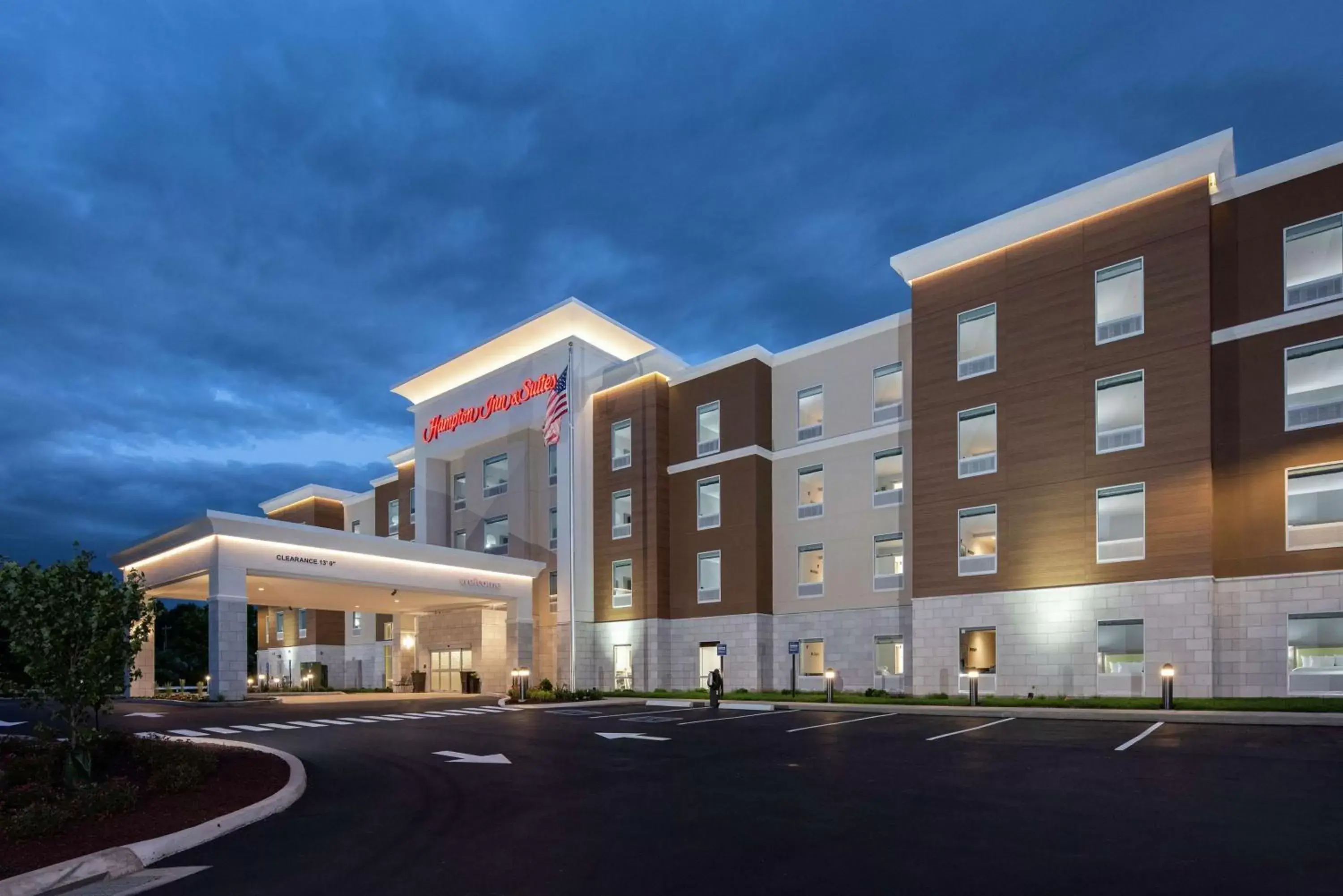 Property Building in Hampton Inn & Suites Rocky Hill - Hartford South
