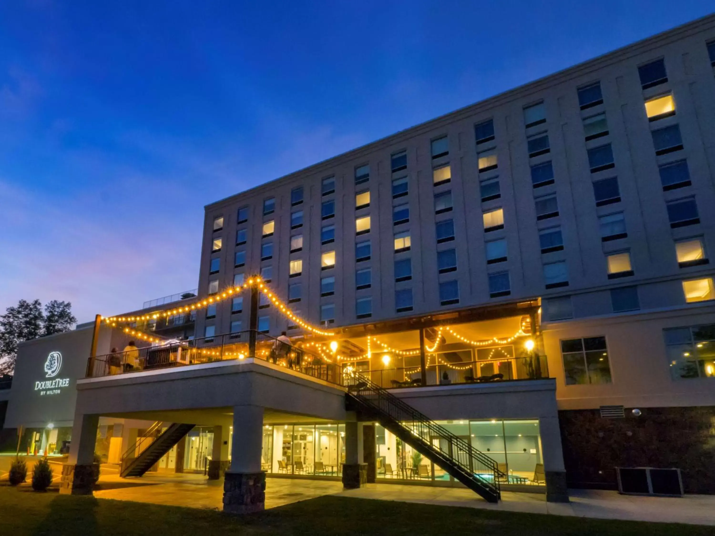 Property Building in DoubleTree by Hilton Hotel Niagara Falls New York