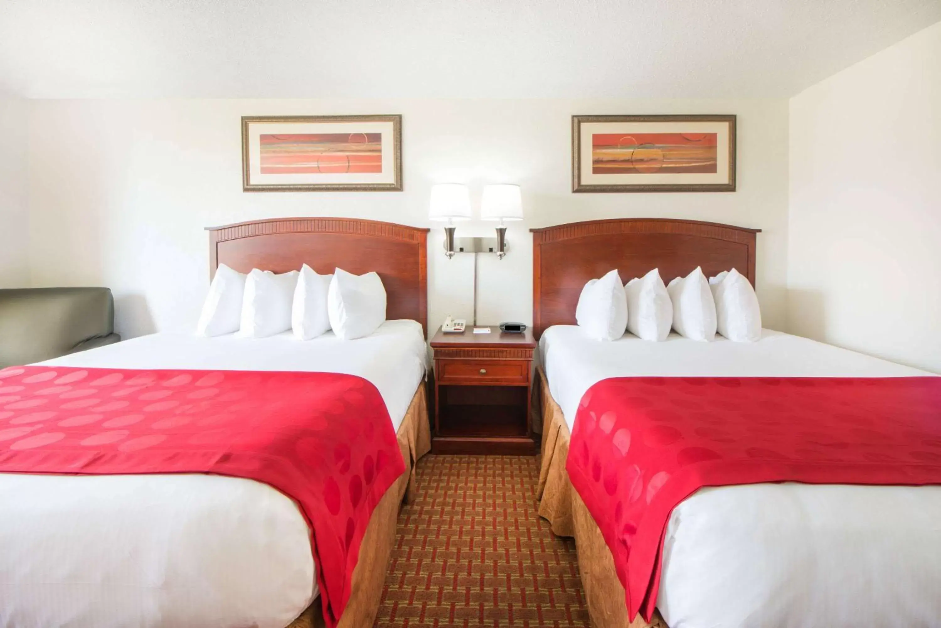 Photo of the whole room, Bed in Ramada by Wyndham Enid Photo of the whole room, Bed in Ramada by Wyndham Enid