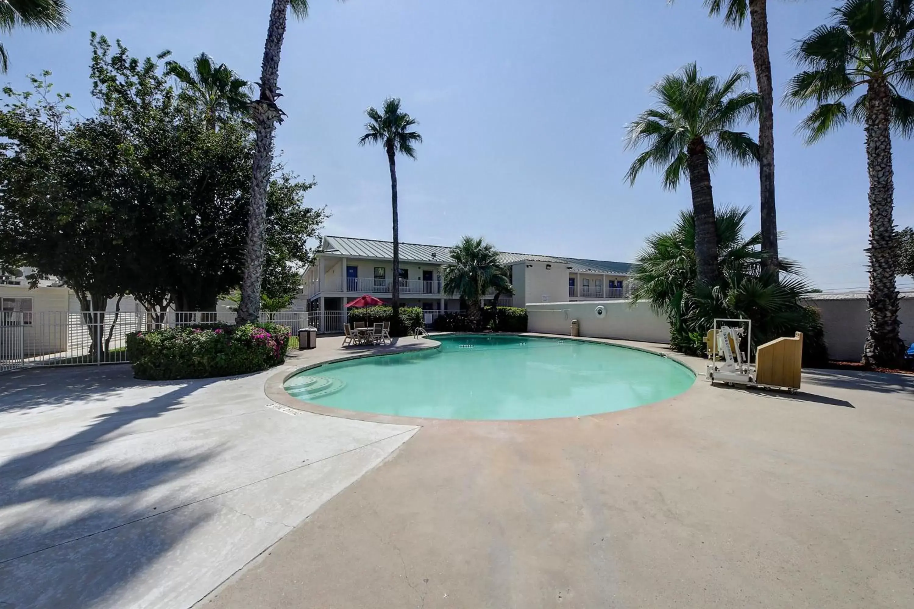 Swimming Pool in Motel 6-Laredo, TX - North I-35