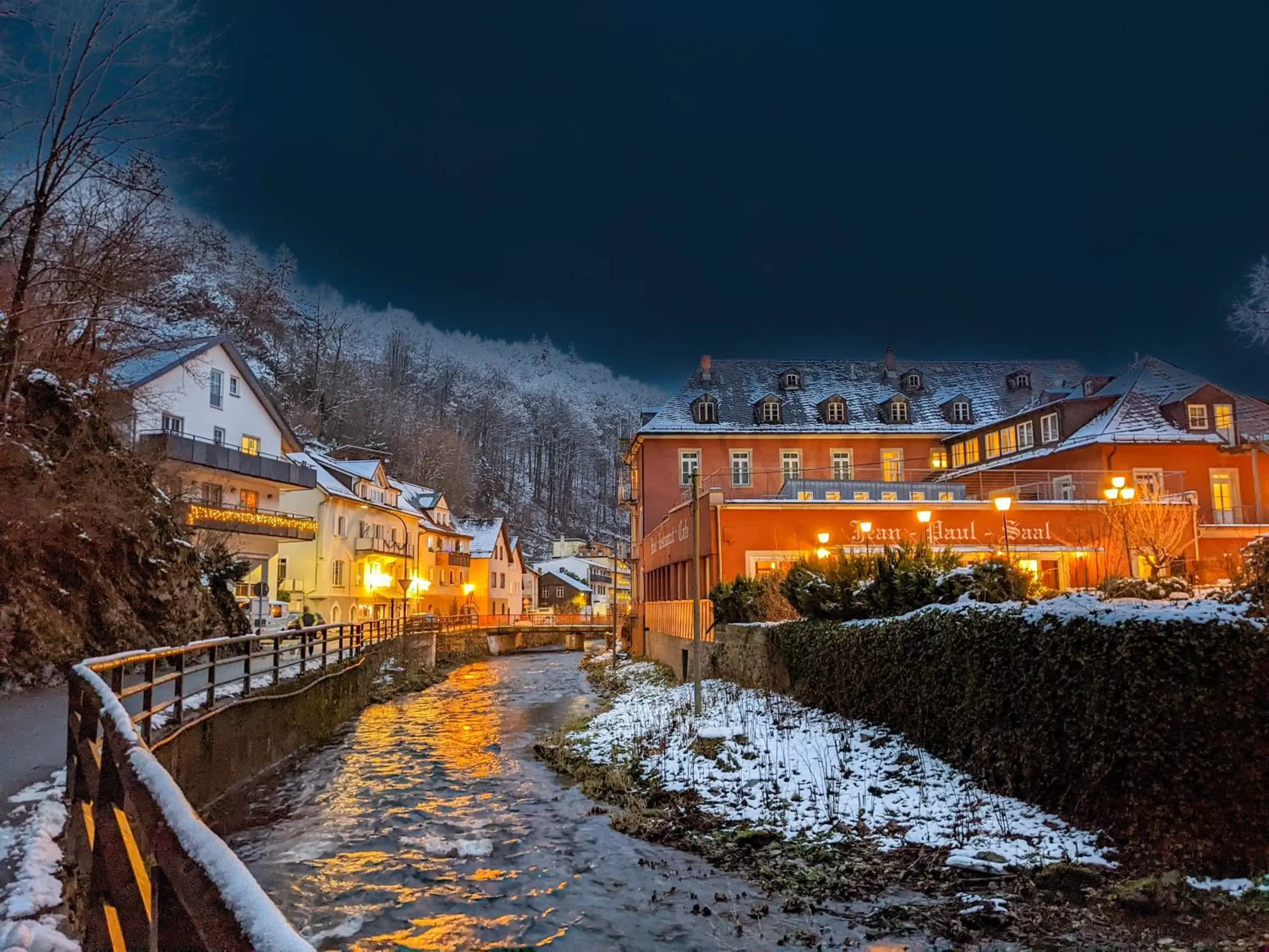 Property building, Winter in Hotel Hartl's Lindenmühle