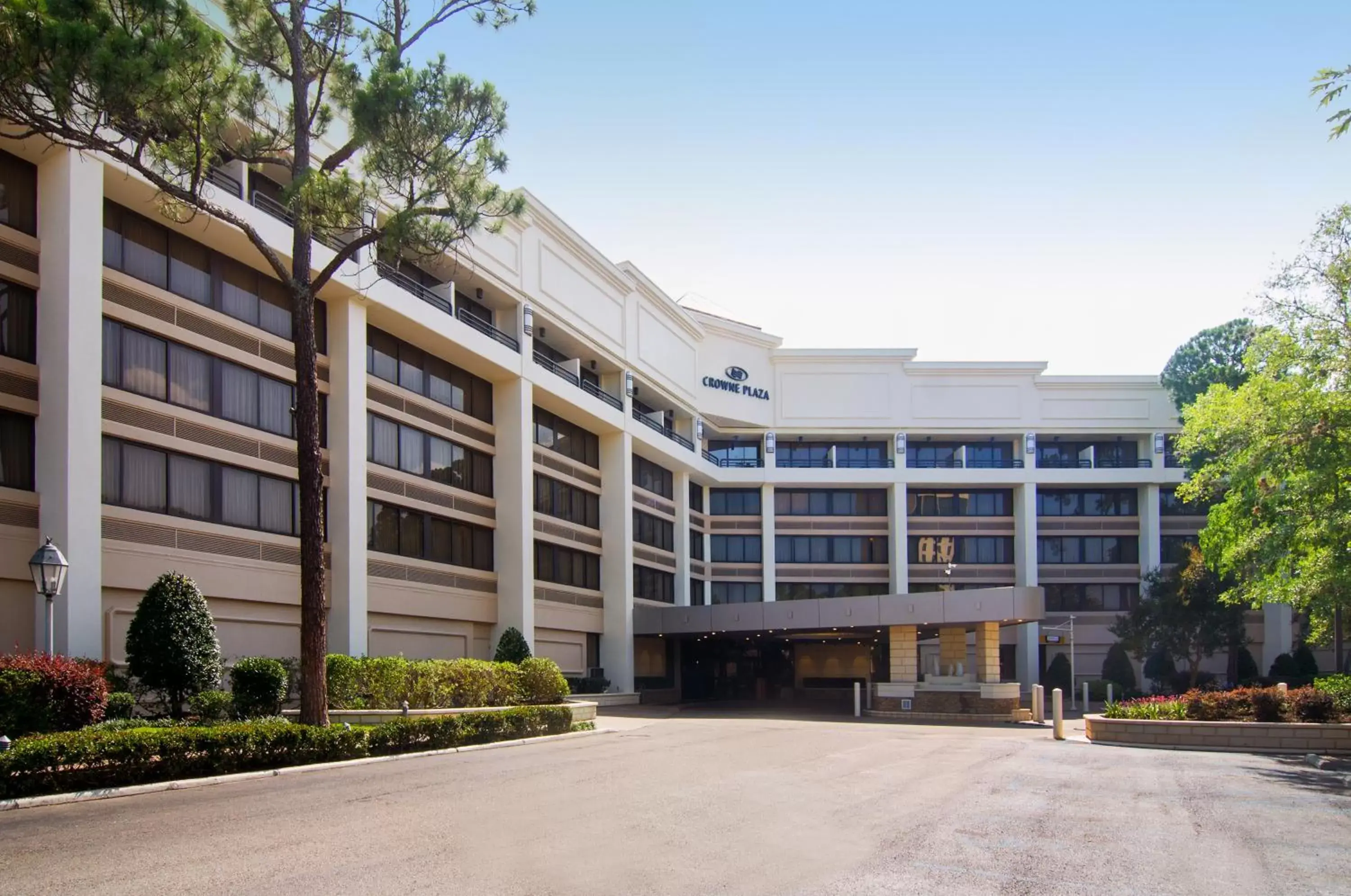 Property Building in Crowne Plaza Hotel Executive Center Baton Rouge, an IHG Hotel