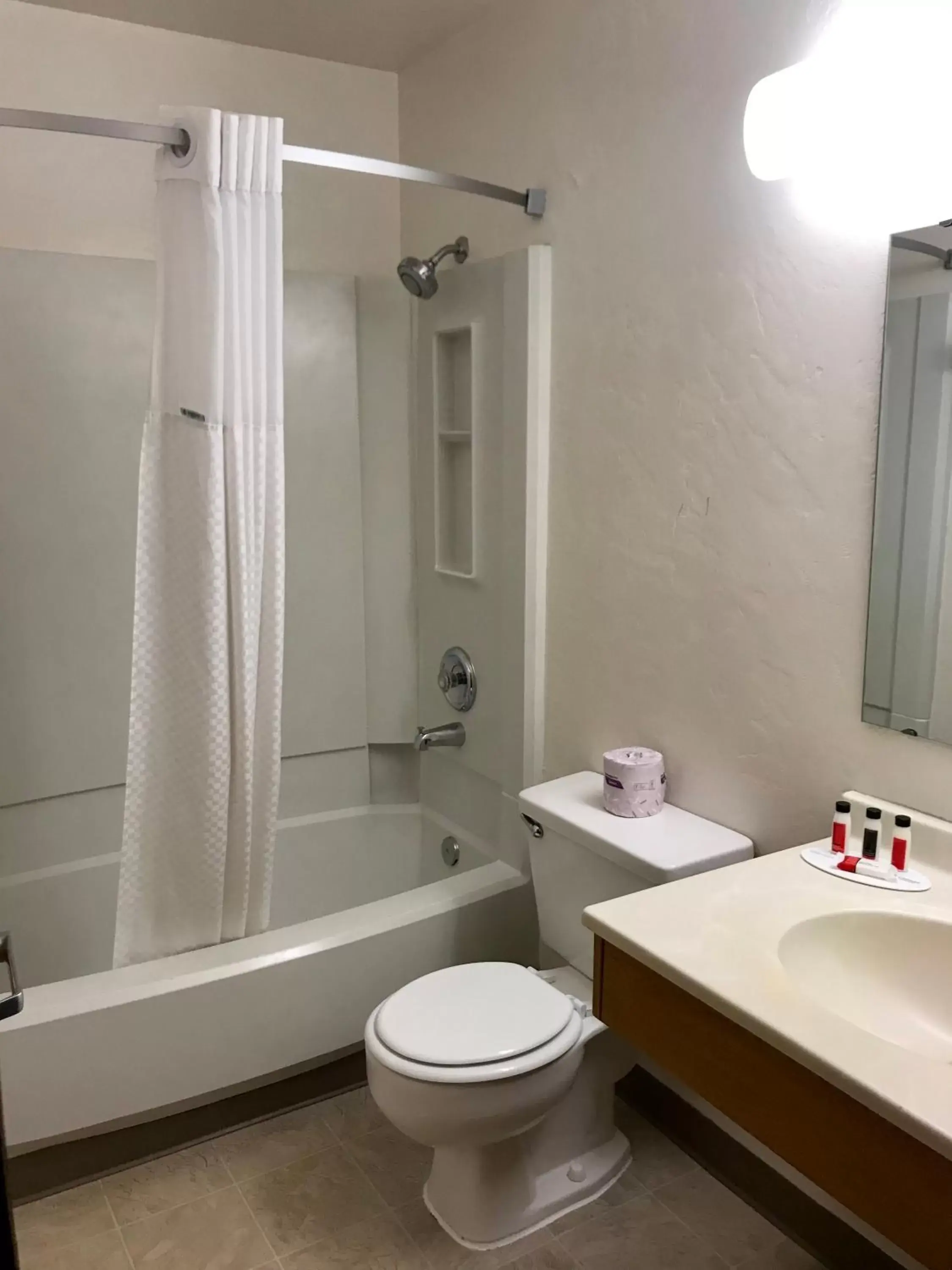 Toilet, Bathroom in Super 8 by Wyndham Union Gap Yakima Area