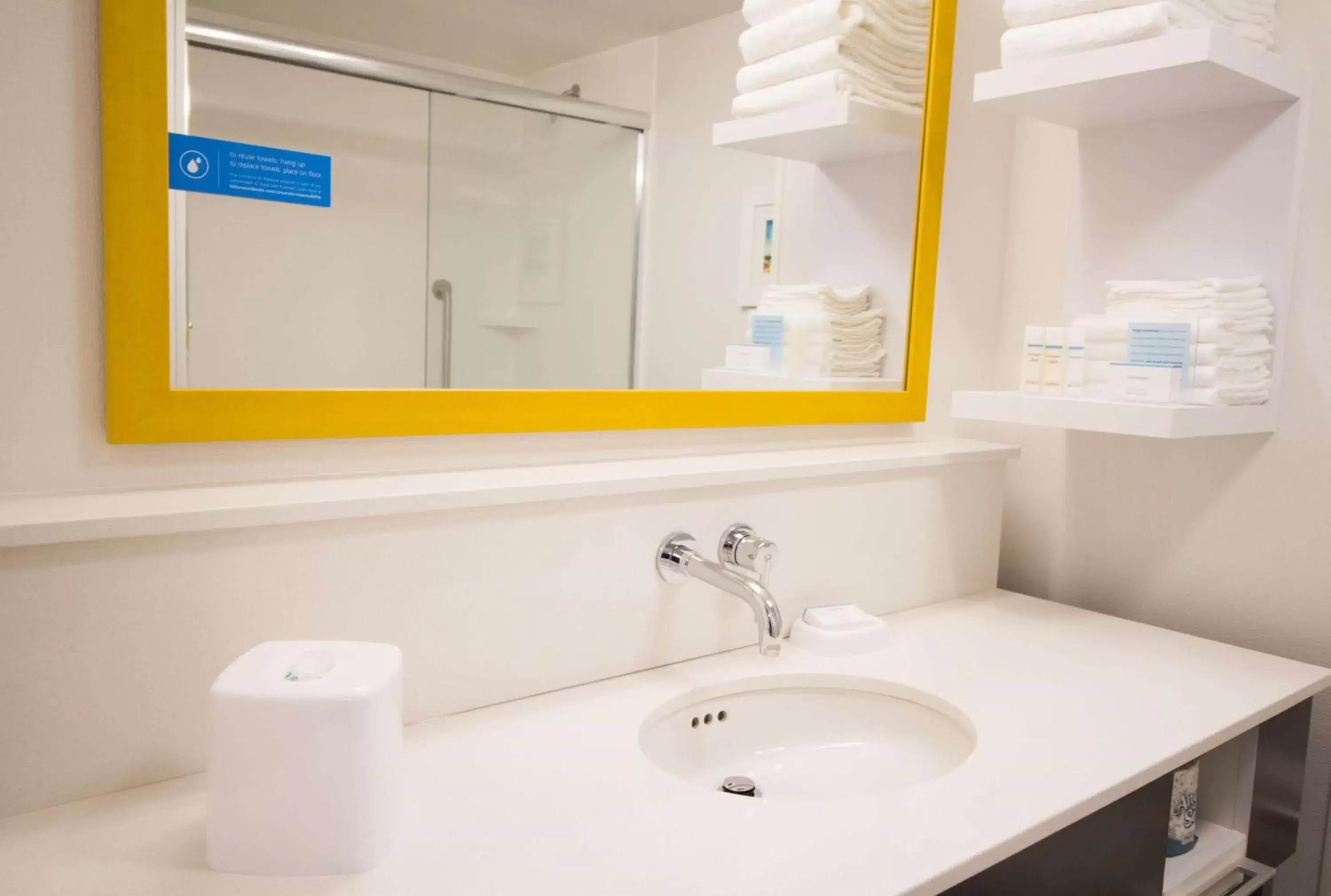 Bathroom in Hampton Inn Decatur, Mt. Zion, IL Bathroom in Hampton Inn Decatur, Mt. Zion, IL