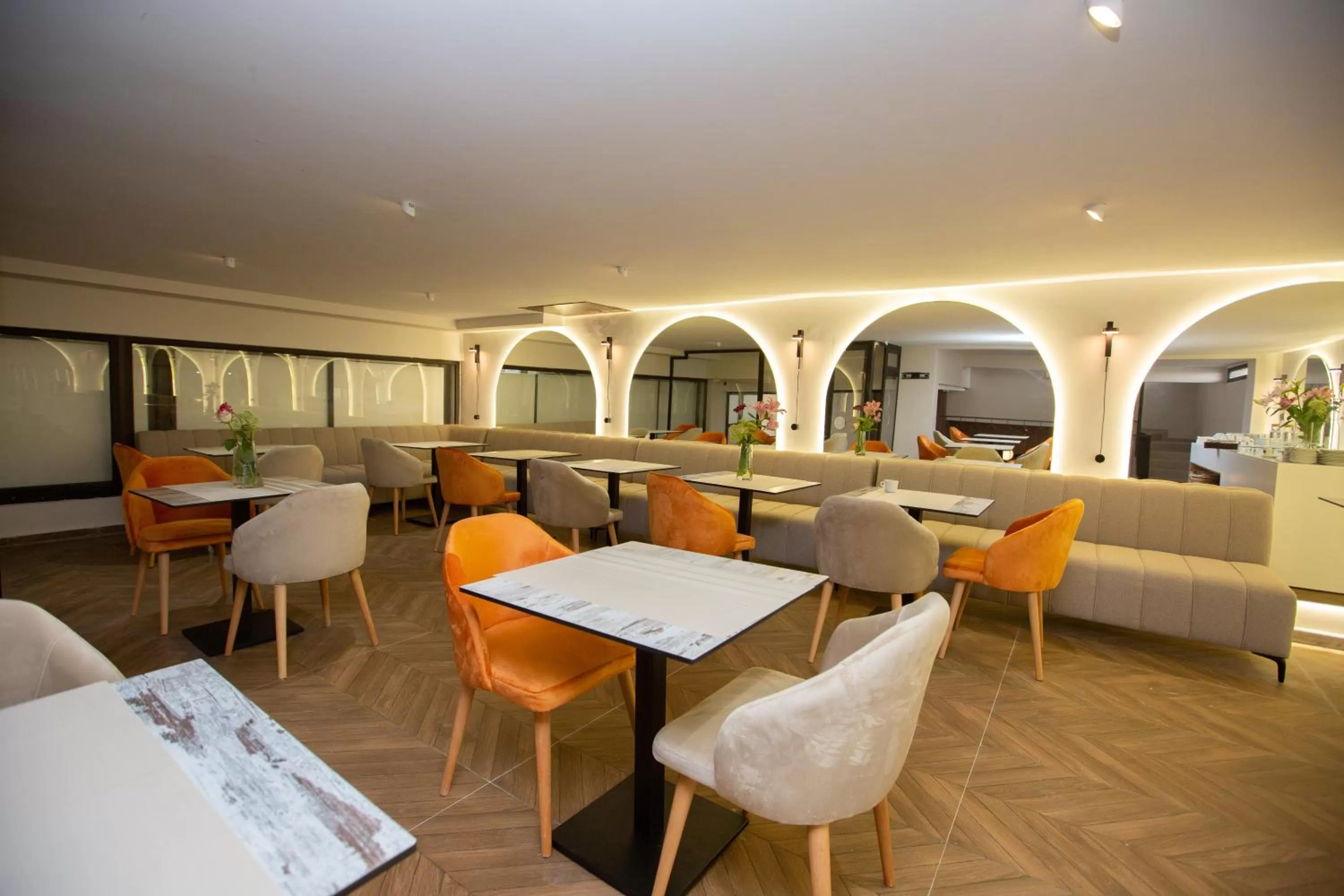 Restaurant/places to eat in Le M Hôtel