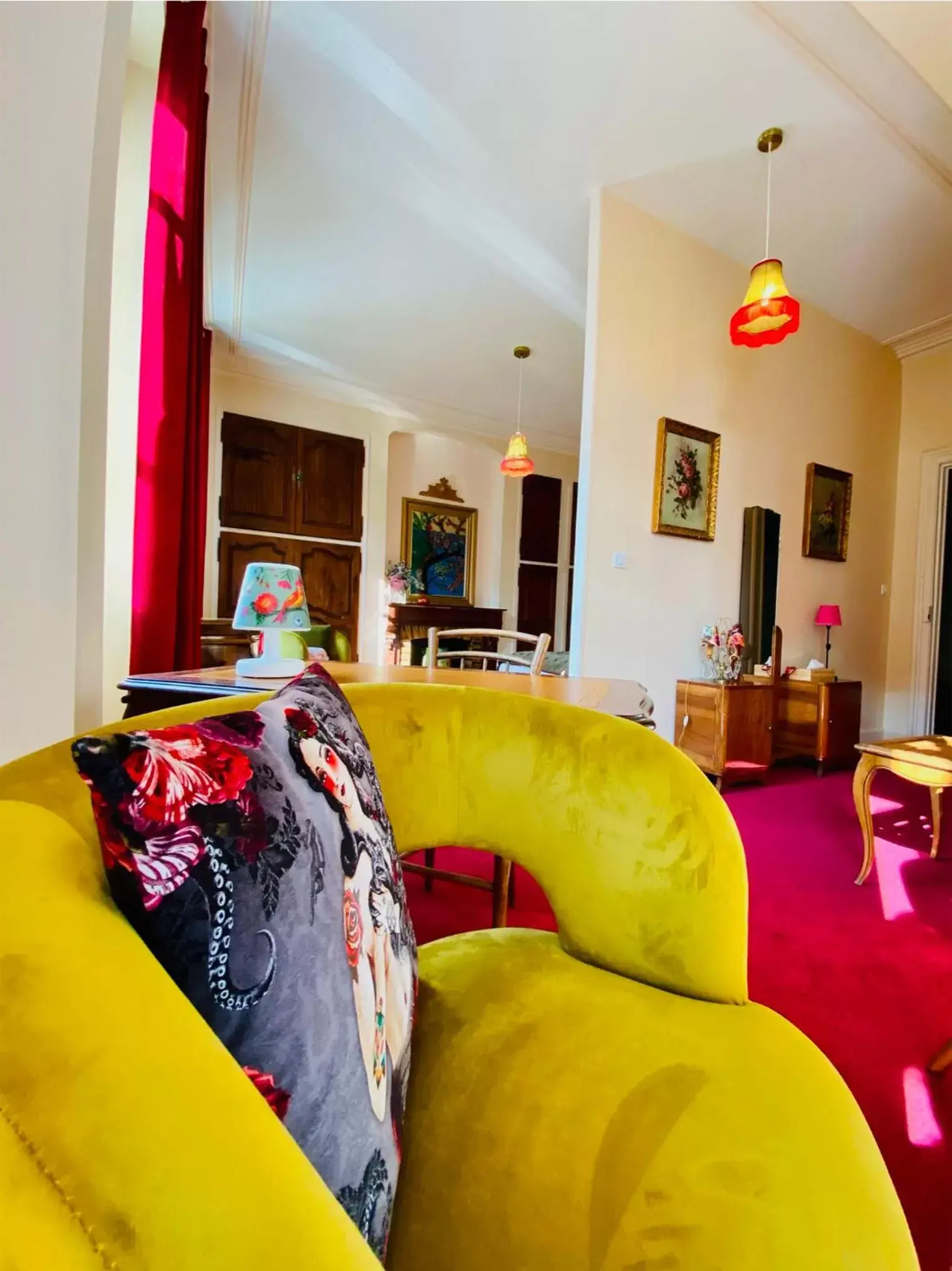 Bedroom, Seating Area in Le Rez de Jardin Albi