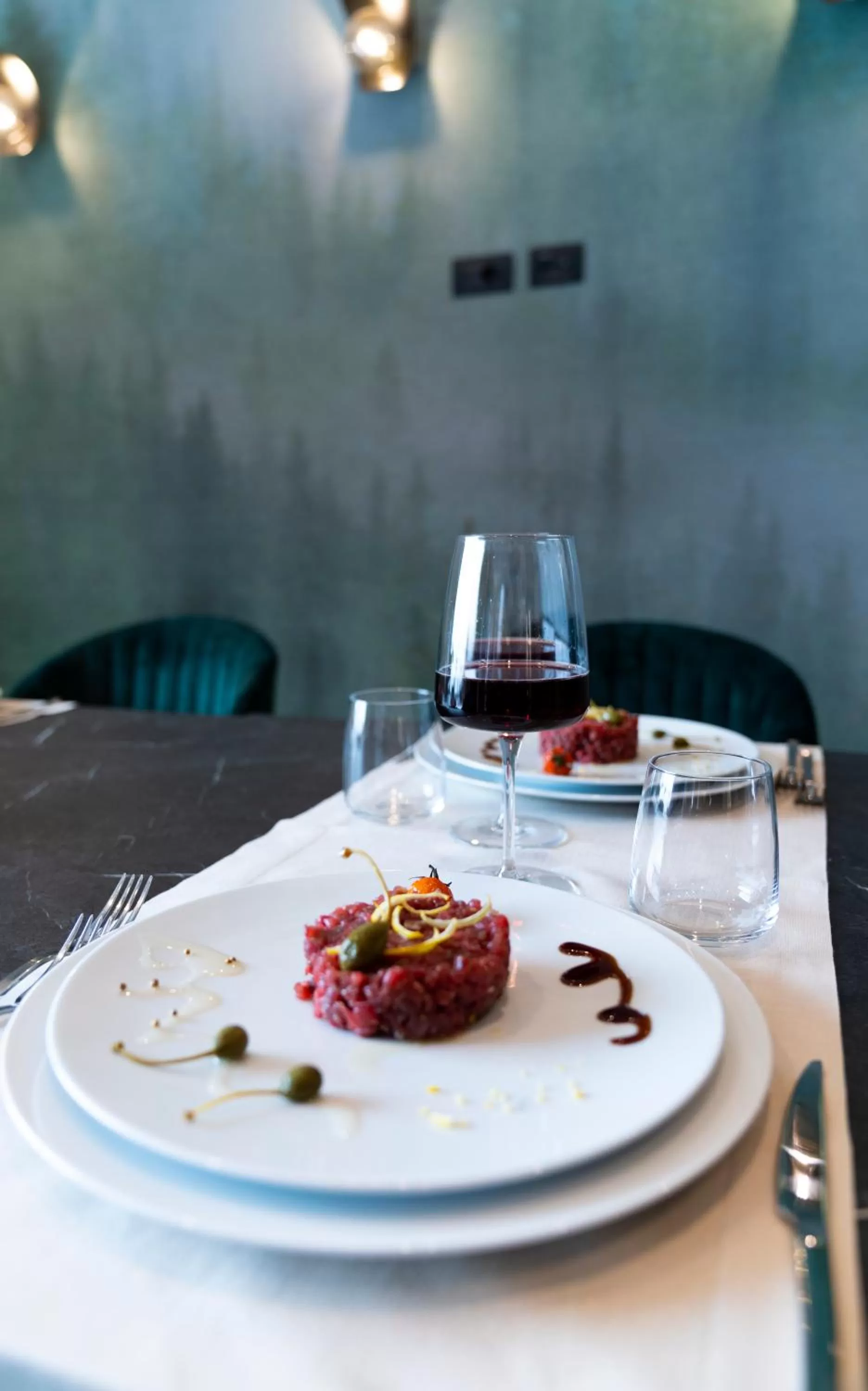 Restaurant/places to eat in Donna Vì Hotel