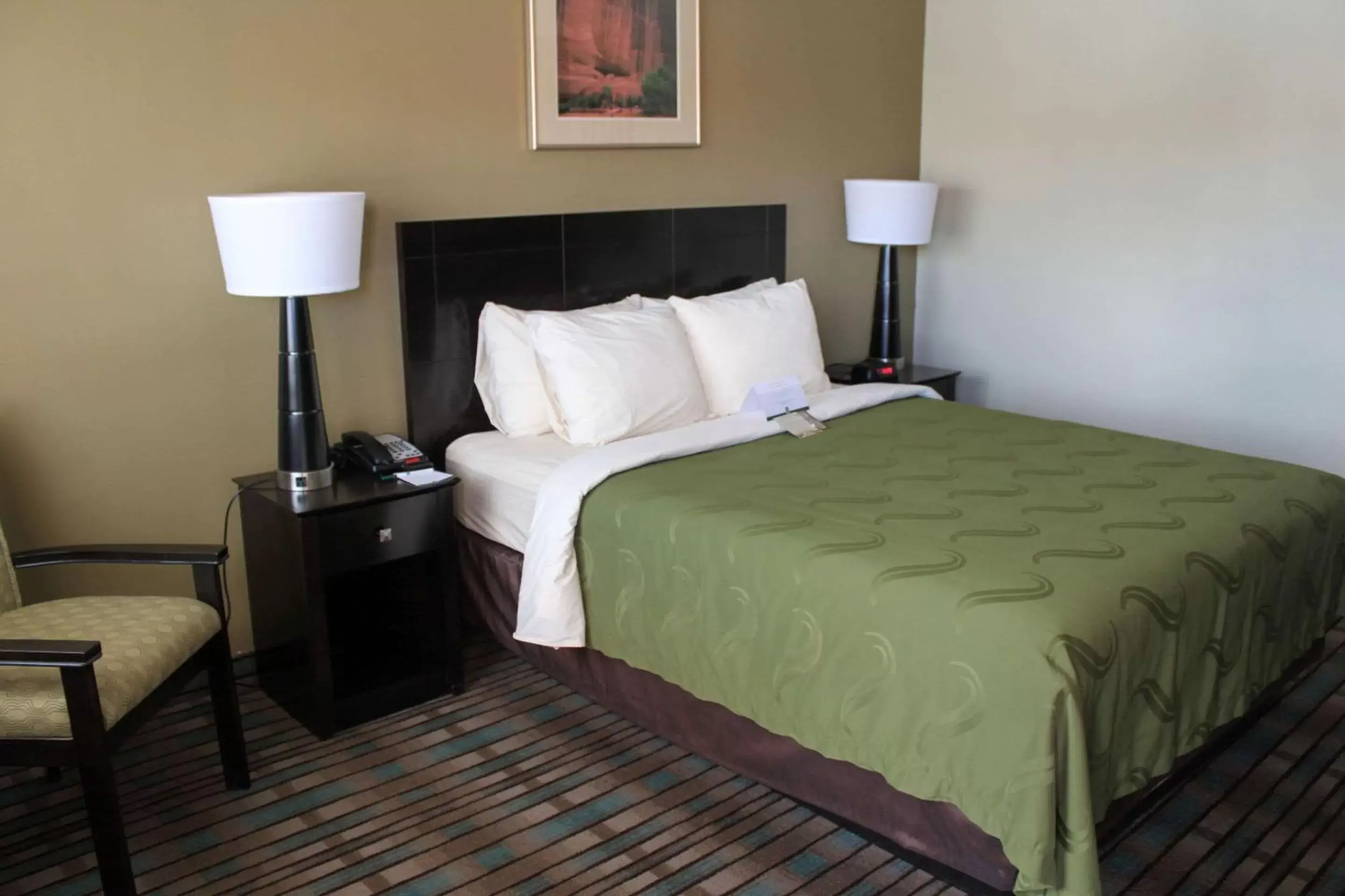 Photo of the whole room, Bed in Quality Inn Navajo Nation Capital