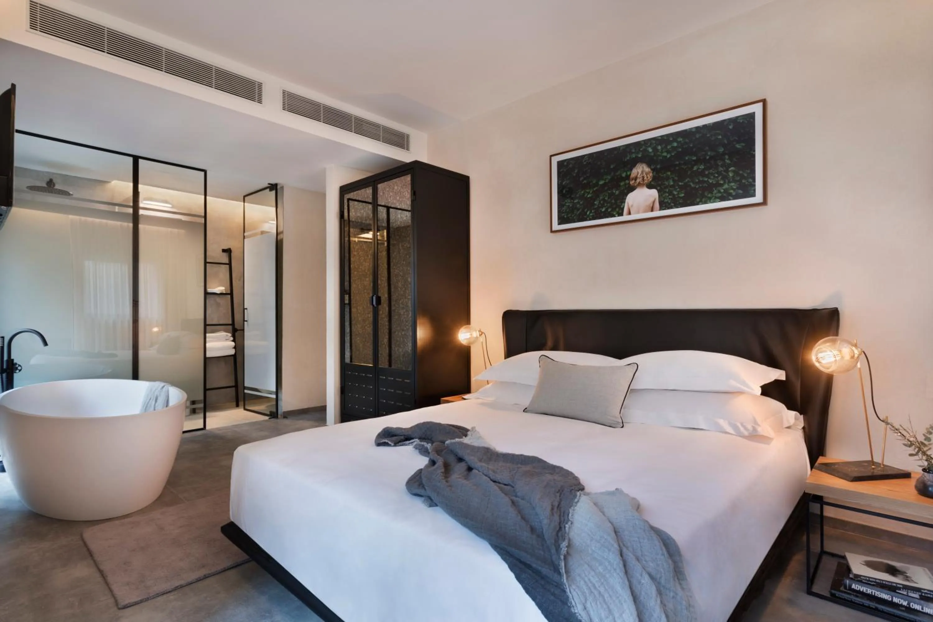 Bathroom, Bed in The Vera