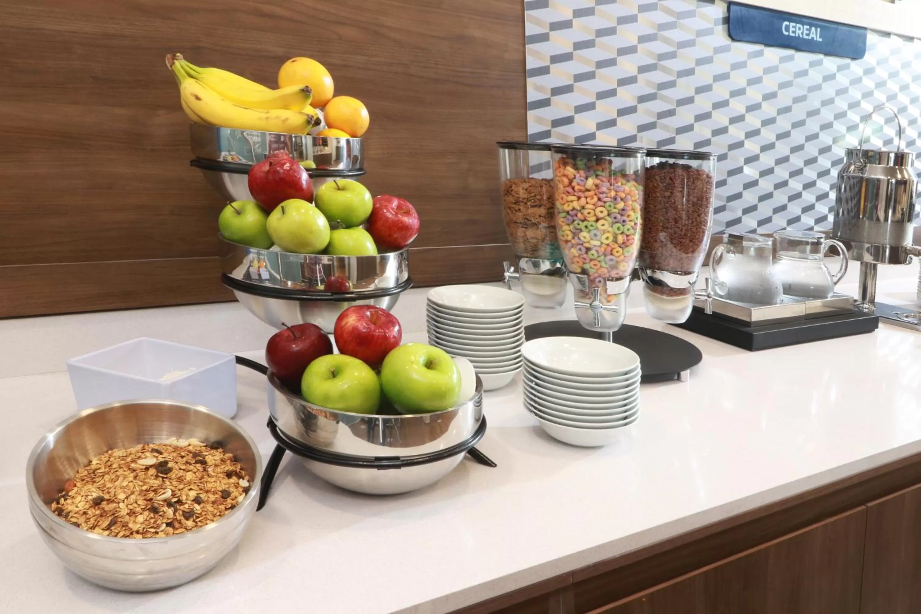 Food and drinks in Holiday Inn Express - Monterrey - Fundidora by IHG