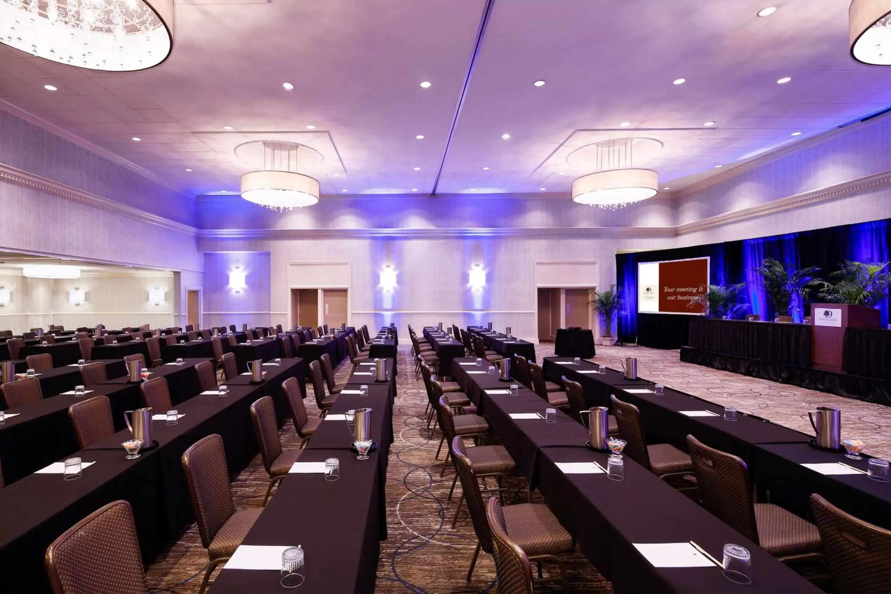 Meeting/conference room in DoubleTree by Hilton Jacksonville Riverfront, FL