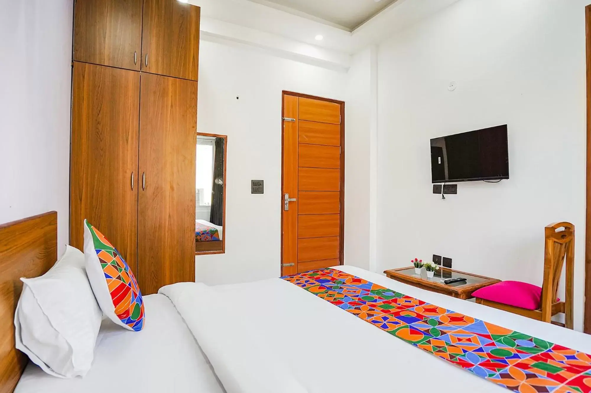 Bed in FabHotel Hexa Noida Sector 56 Bed in FabHotel Hexa Noida Sector 56