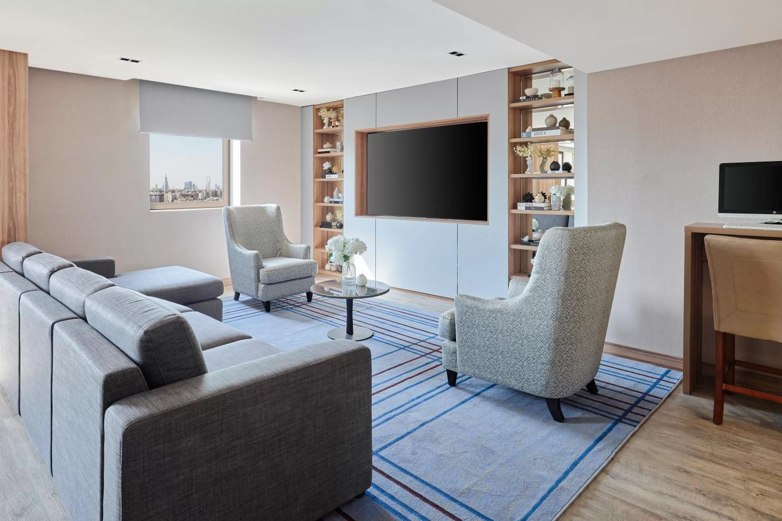 Lounge or bar in Crowne Plaza Riyadh Palace by IHG