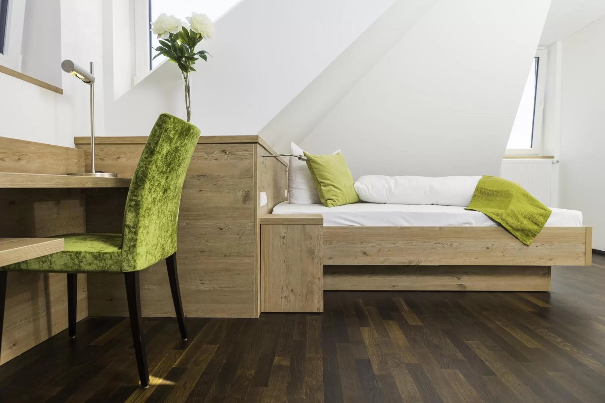 Day, Bed in Hotel Rheingold