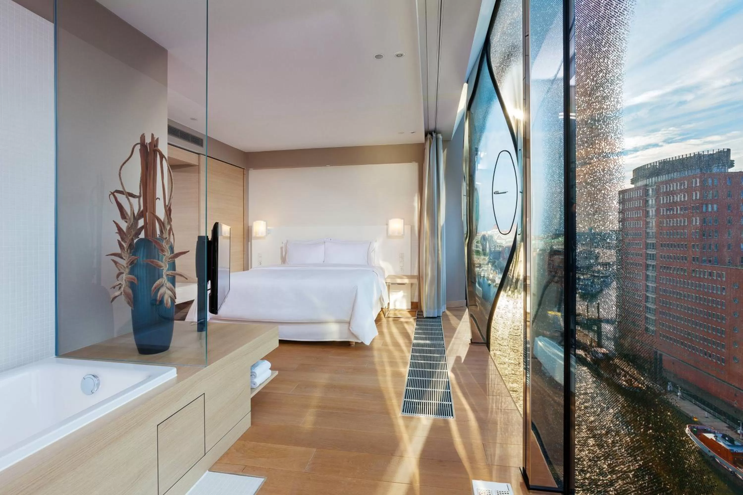 Photo of the whole room, Bed in The Westin Hamburg Elbphilharmonie