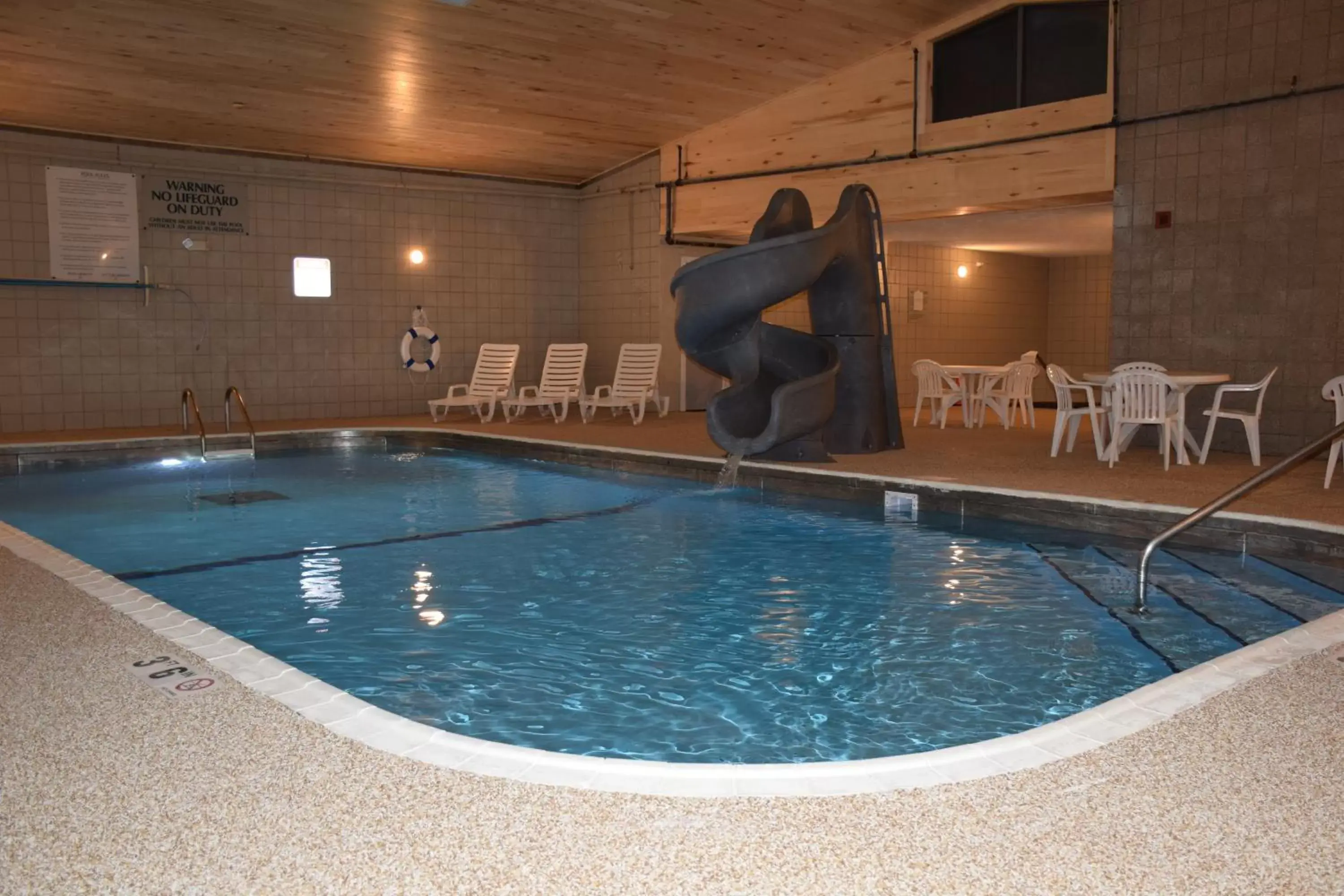 Swimming pool in Walker Hotel