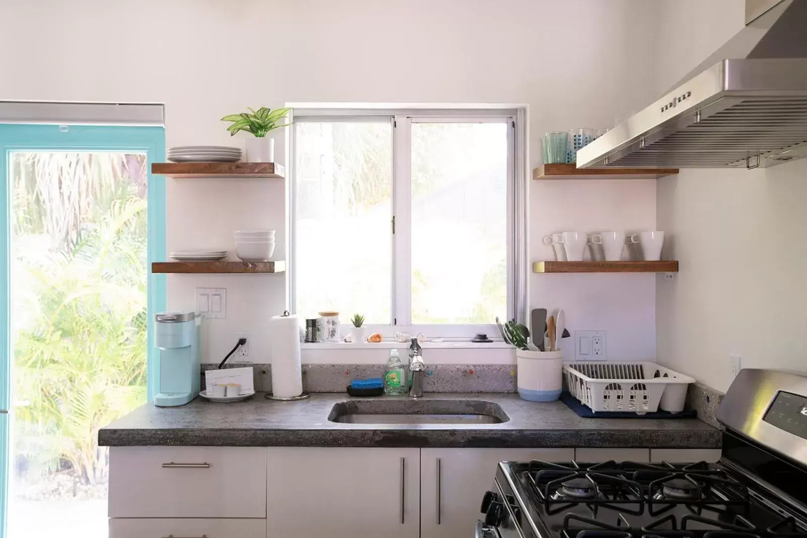 Kitchen/Kitchenette in Casa Limonada Boutique Motel