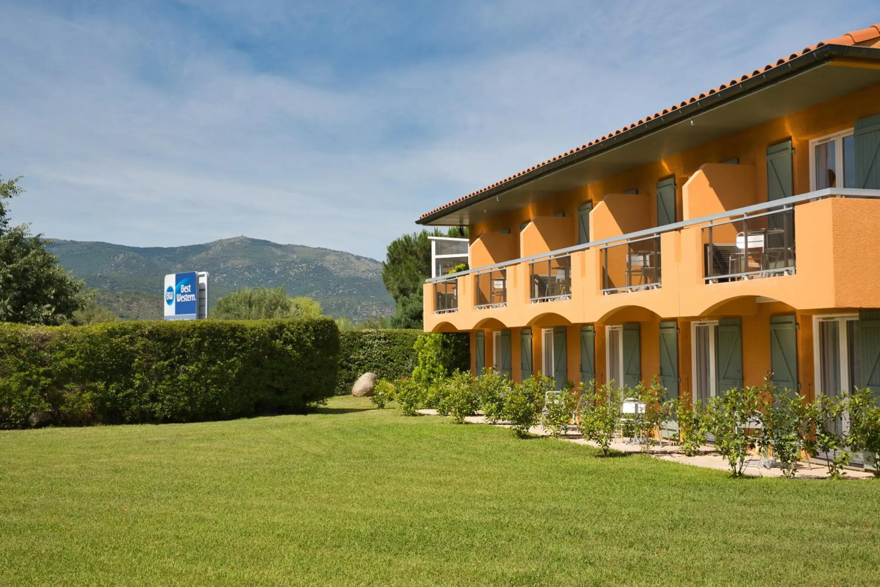 Property building in Best Western Le Vauban Property building in Best Western Le Vauban