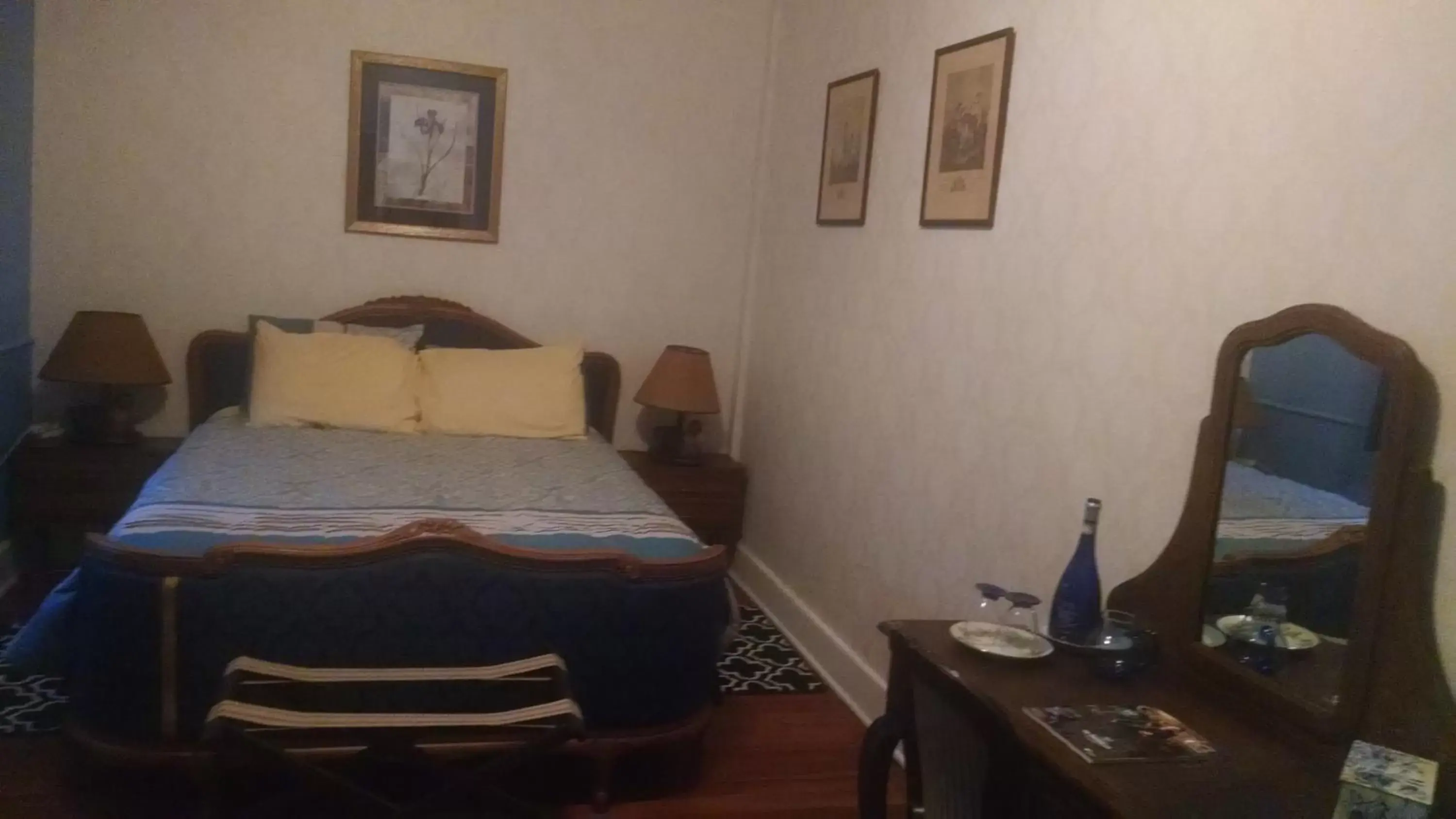 Double Room with Private Bathroom in Fruits of Vienna B&B Double Room with Private Bathroom in Fruits of Vienna B&B