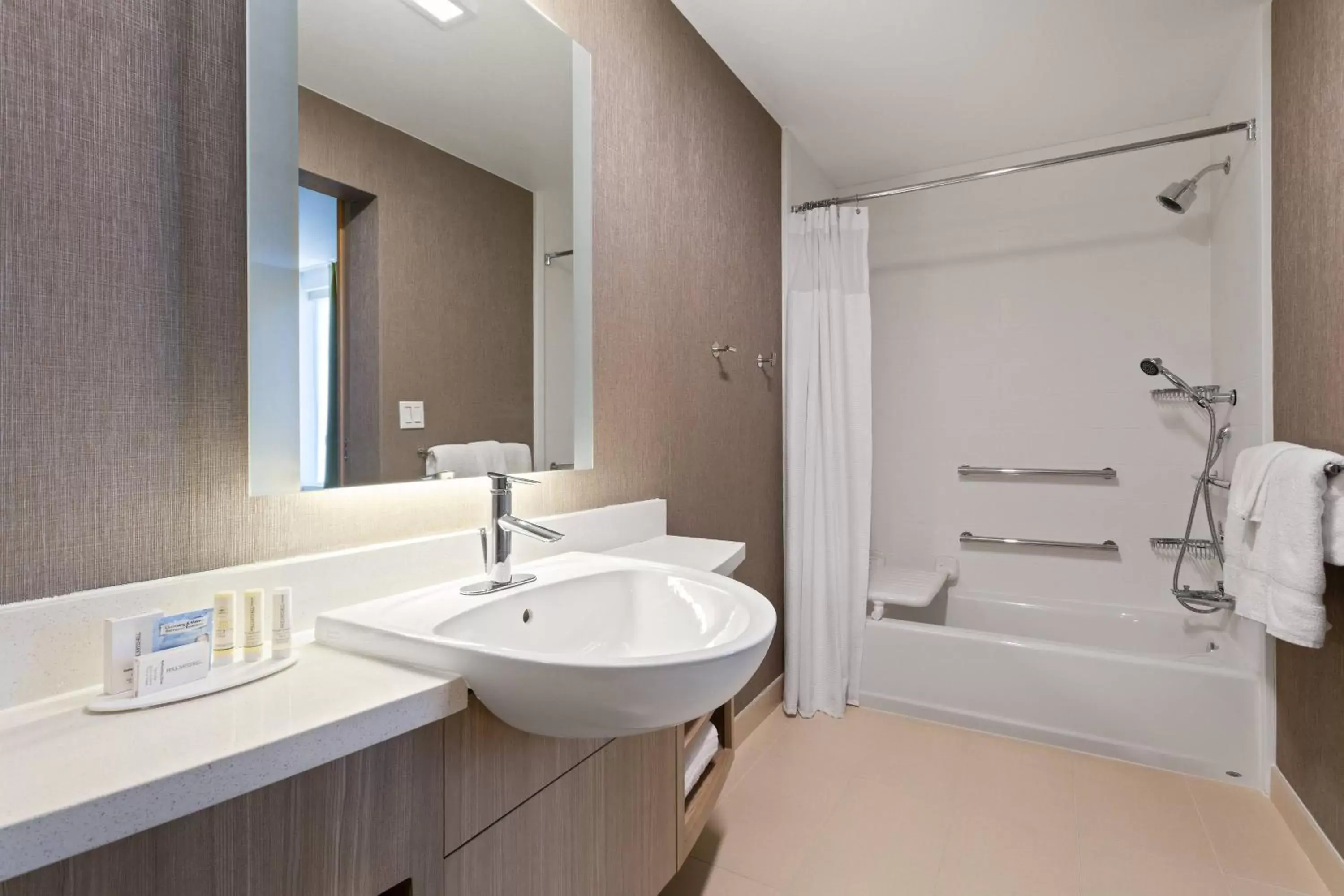 Bathroom in SpringHill Suites by Marriott Ocala