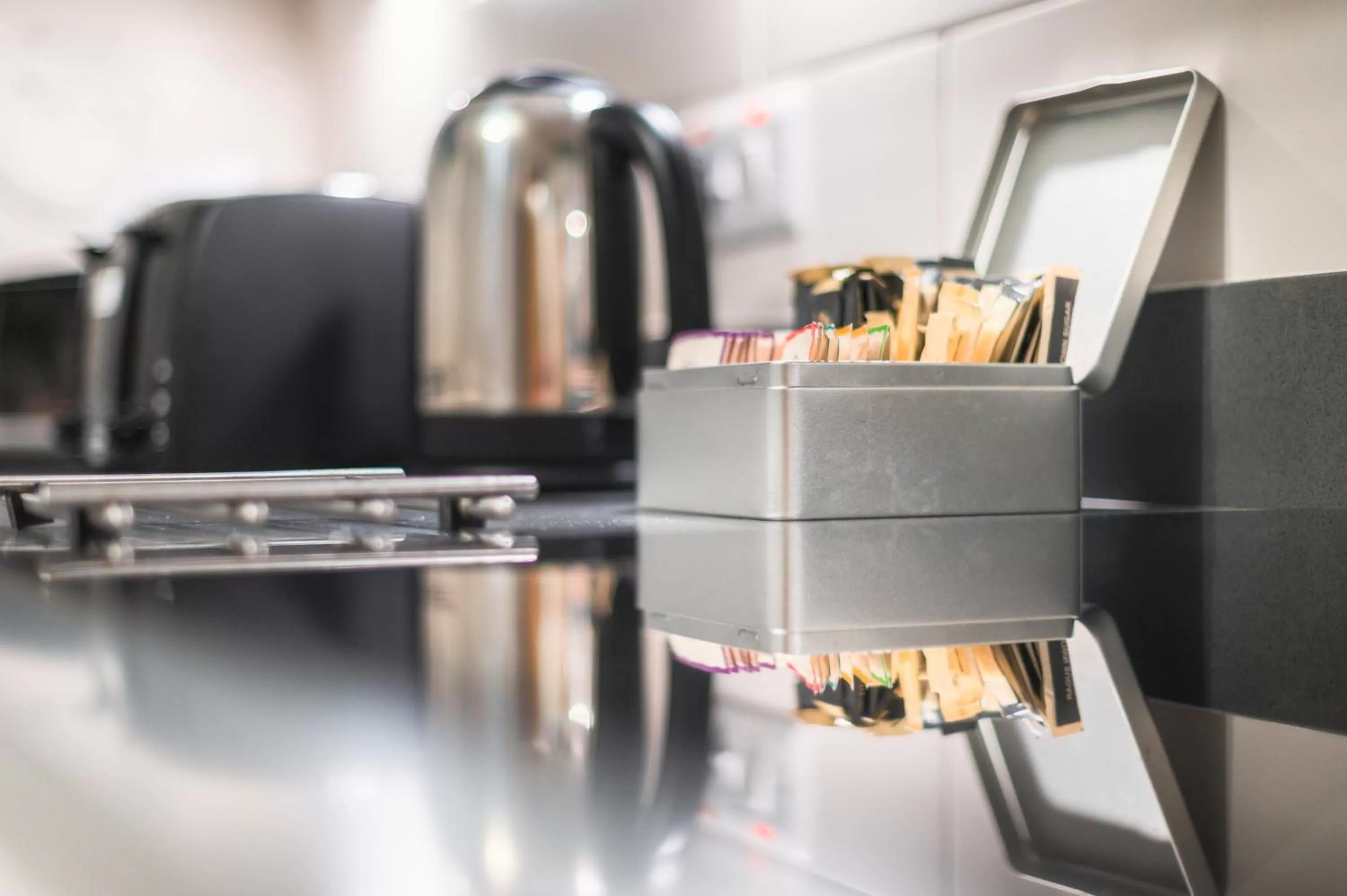 Coffee/tea facilities in The Knight Residence by Mansley