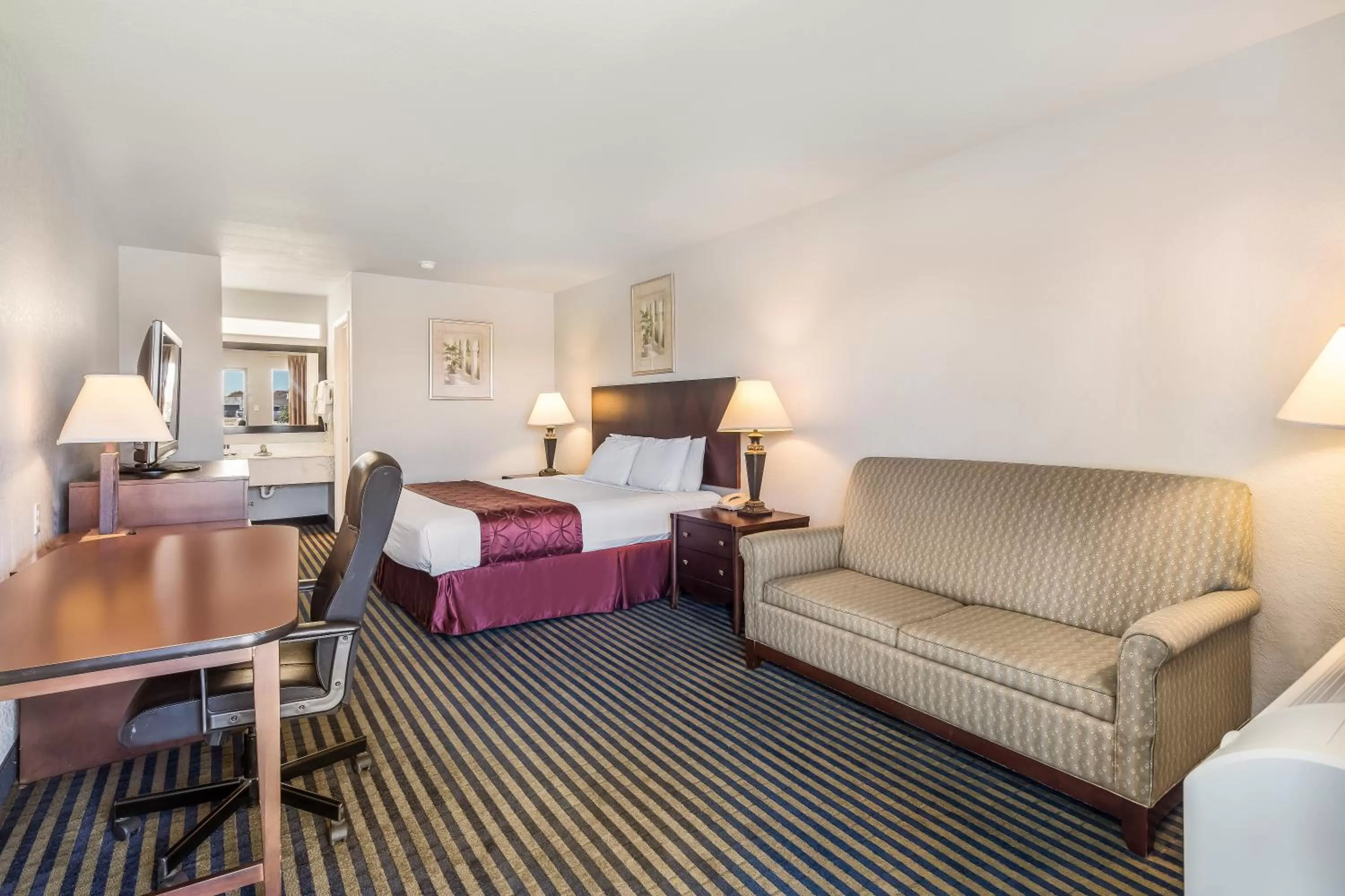 Bed in Americas Best Value Inn New Braunfels