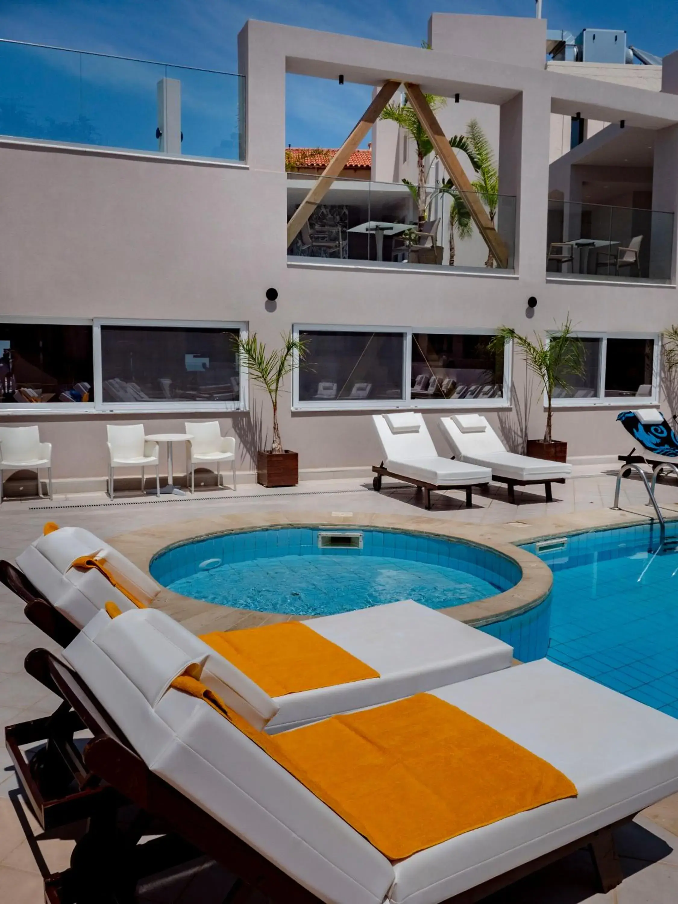 Swimming Pool in Elmi Beach Hotel & Suites