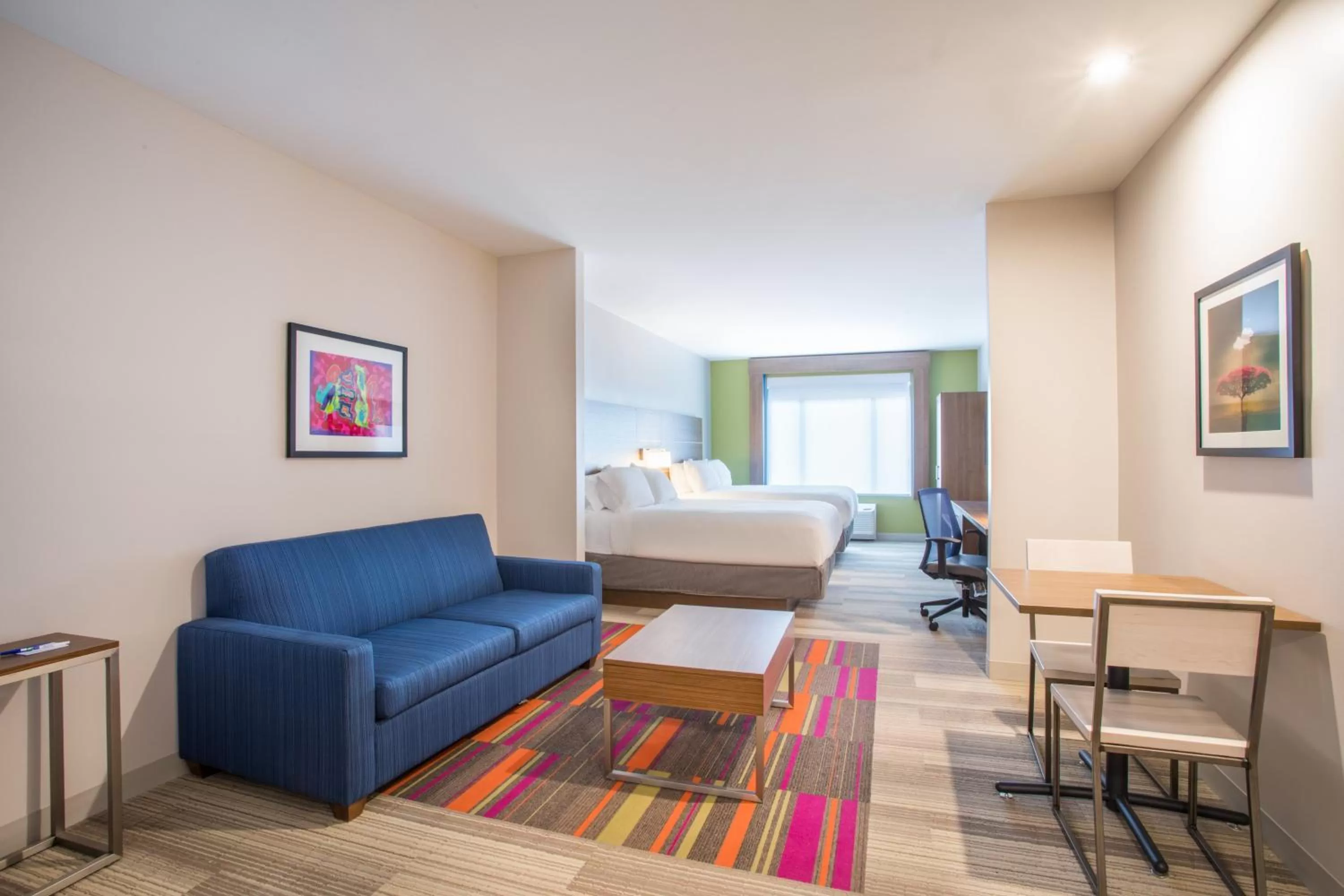Photo of the whole room, Bed in Holiday Inn Express & Suites Owings Mills-Baltimore Area by IHG