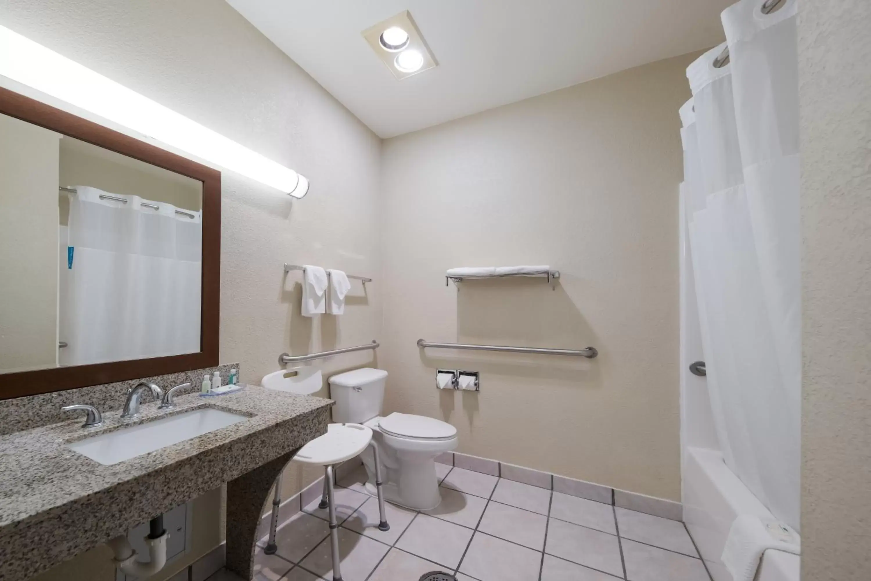 Bathroom in Quality Inn and Suites Terrell